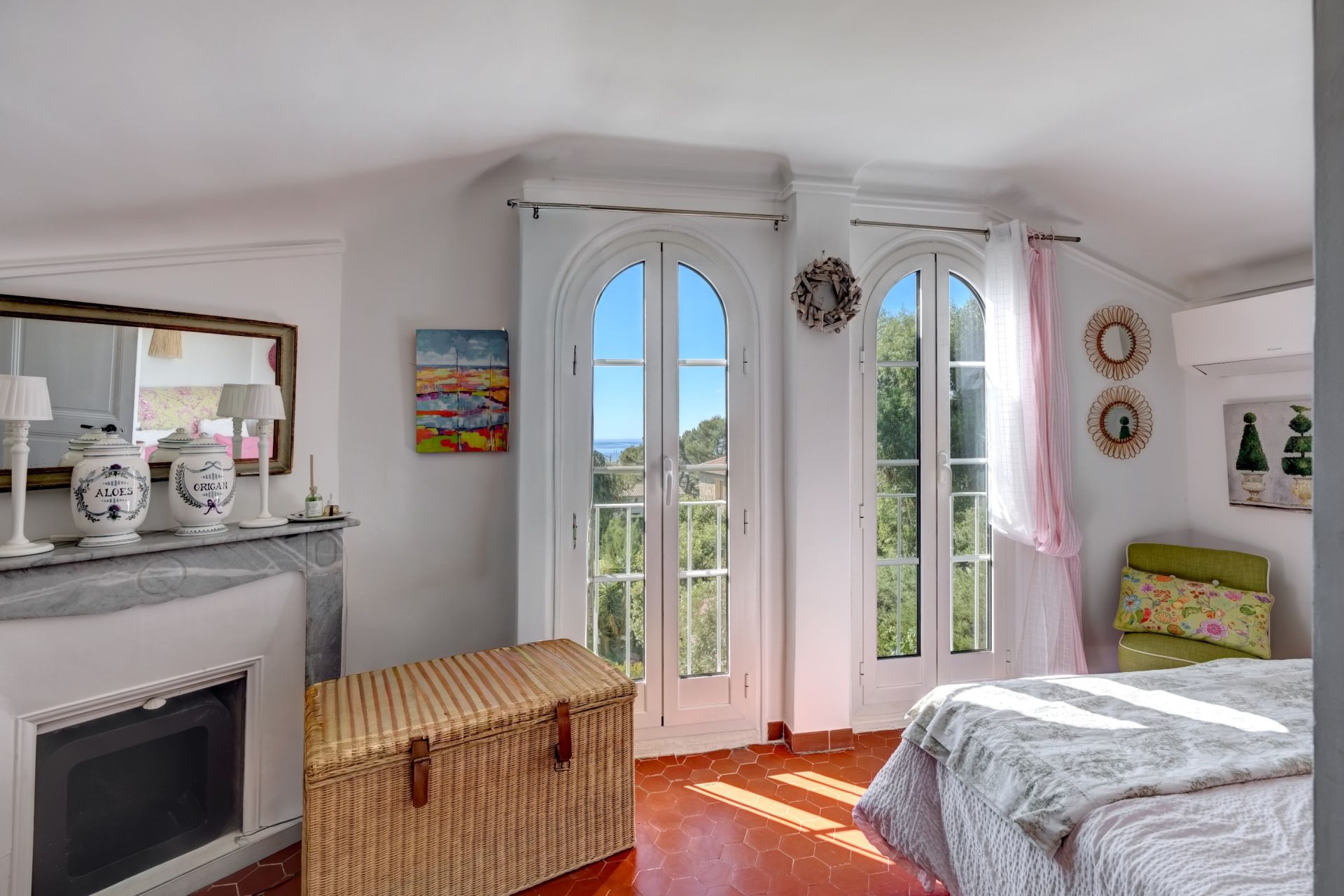 bastide 6 Rooms for sale on LE GOLFE JUAN (06220)