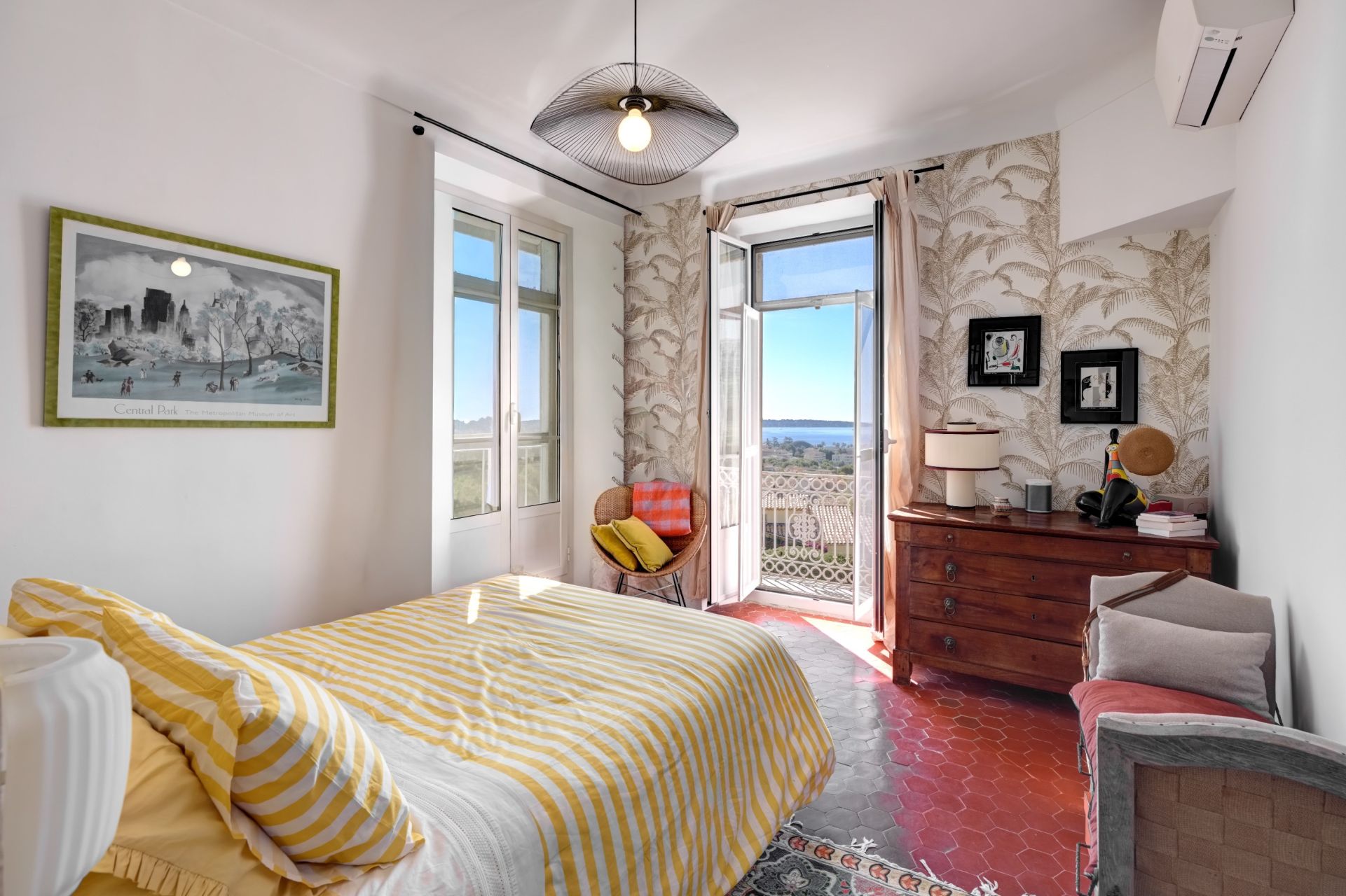 bastide 6 Rooms for sale on LE GOLFE JUAN (06220)