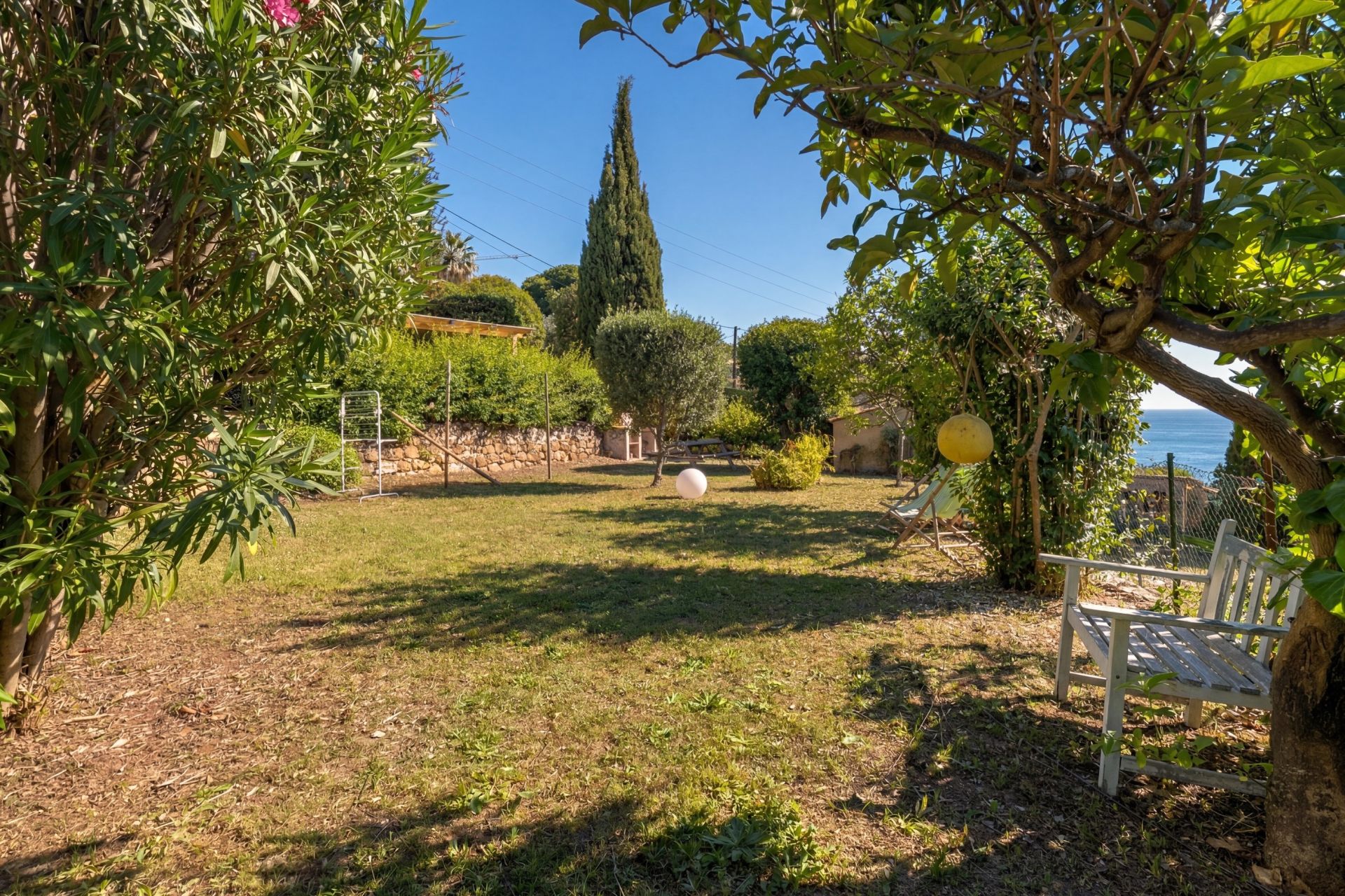 bastide 6 Rooms for sale on LE GOLFE JUAN (06220)