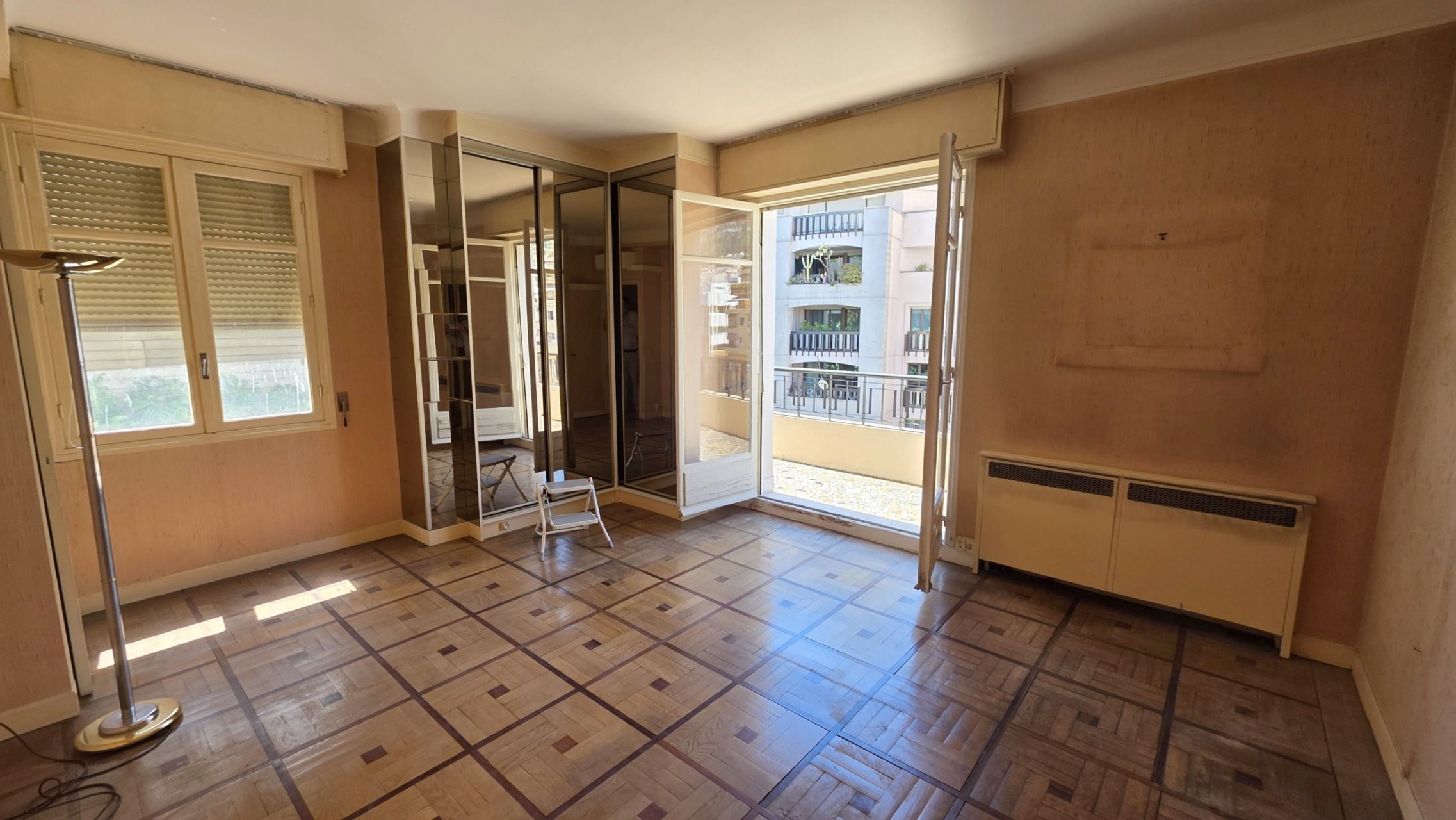 luxury apartment 3 Rooms for sale on MONACO (98000)