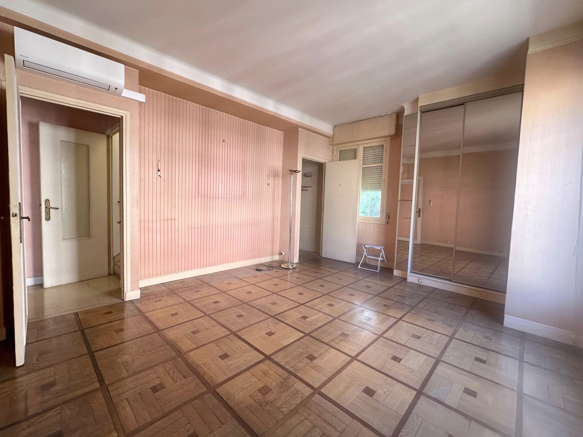 luxury apartment 3 Rooms for sale on MONACO (98000)