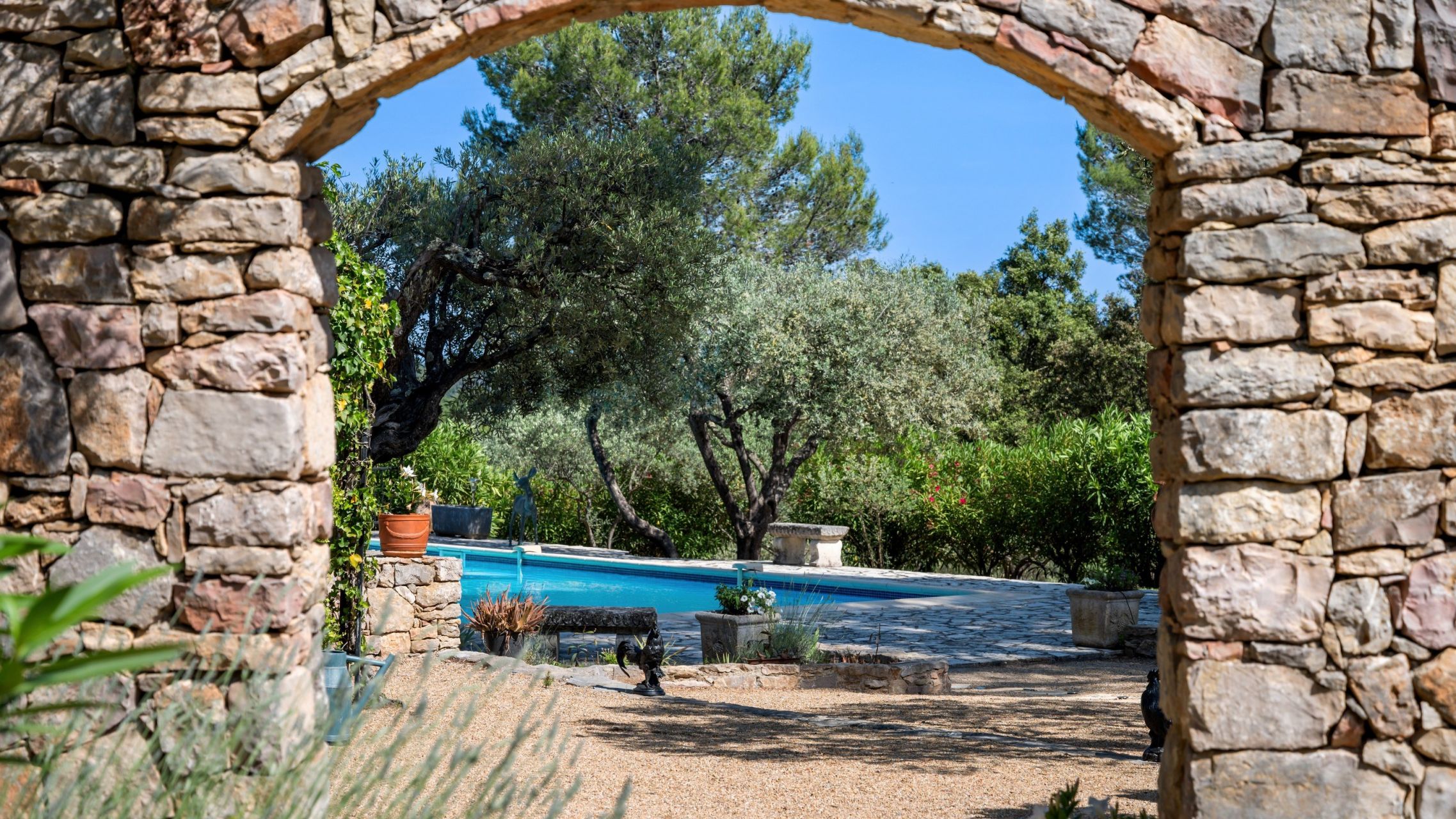 bastide 8 Rooms for sale on LES ARCS (83460)