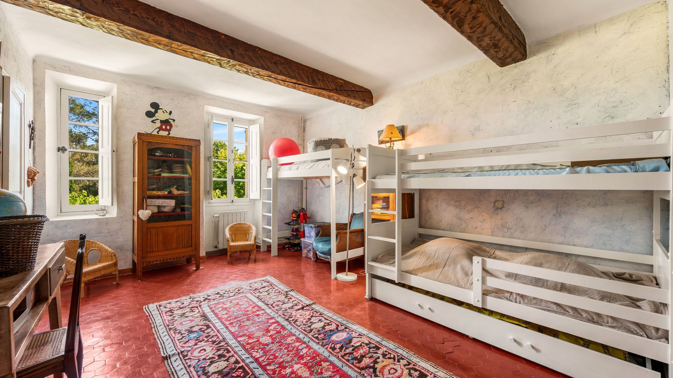 bastide 8 Rooms for sale on LES ARCS (83460)