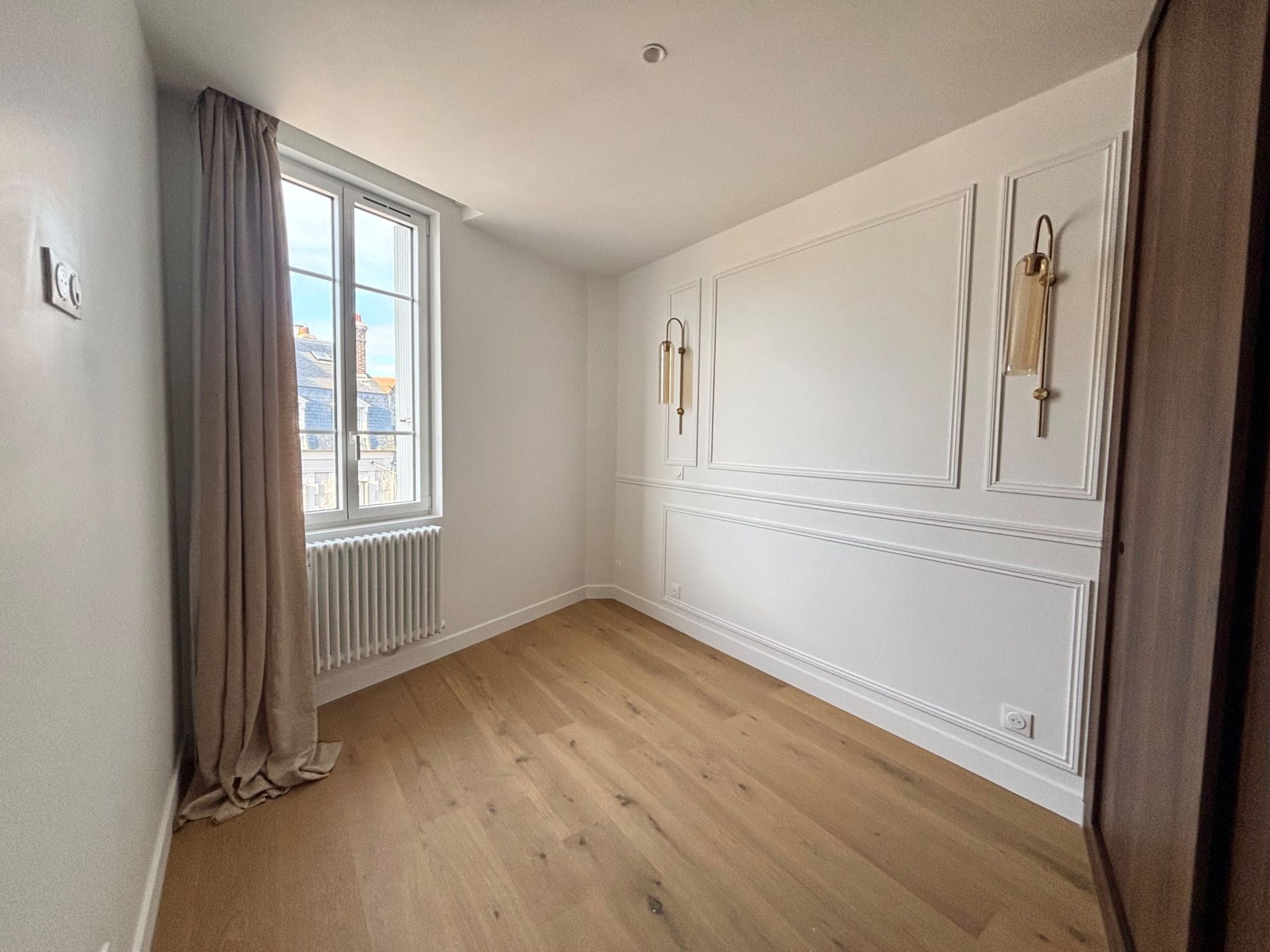 luxury apartment 3 Rooms for sale on DEAUVILLE (14800)