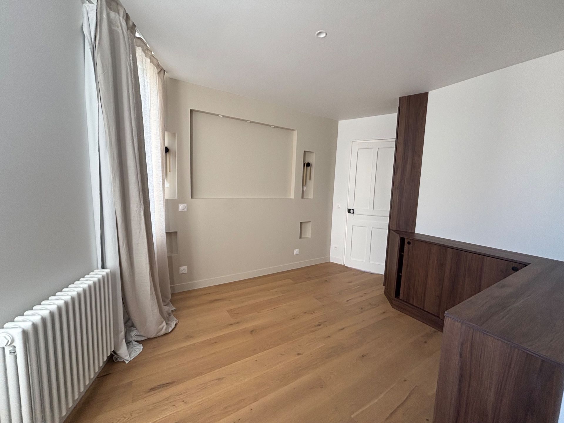 luxury apartment 3 Rooms for sale on DEAUVILLE (14800)
