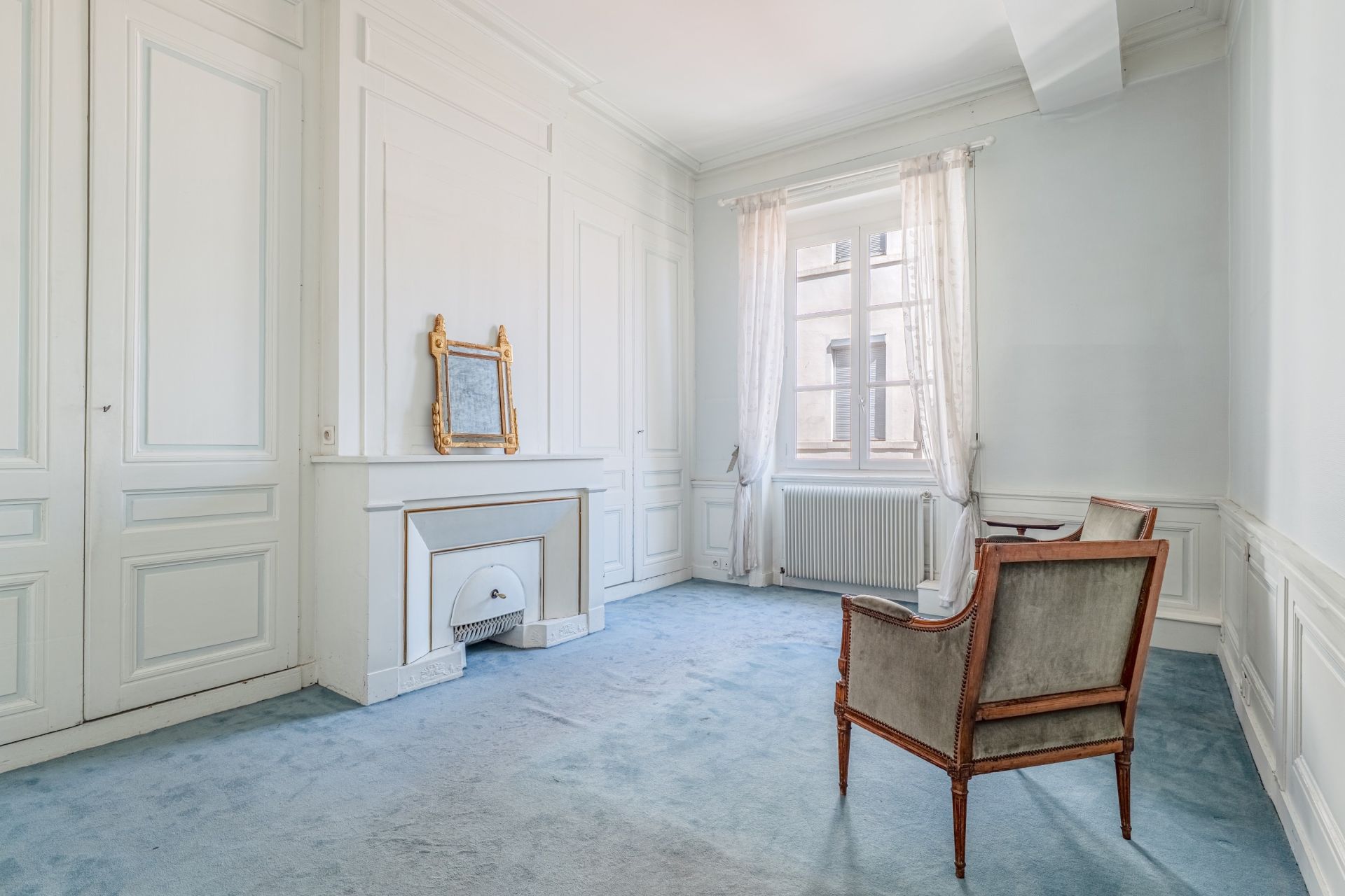 luxury apartment 4 Rooms for sale on LYON (69006)