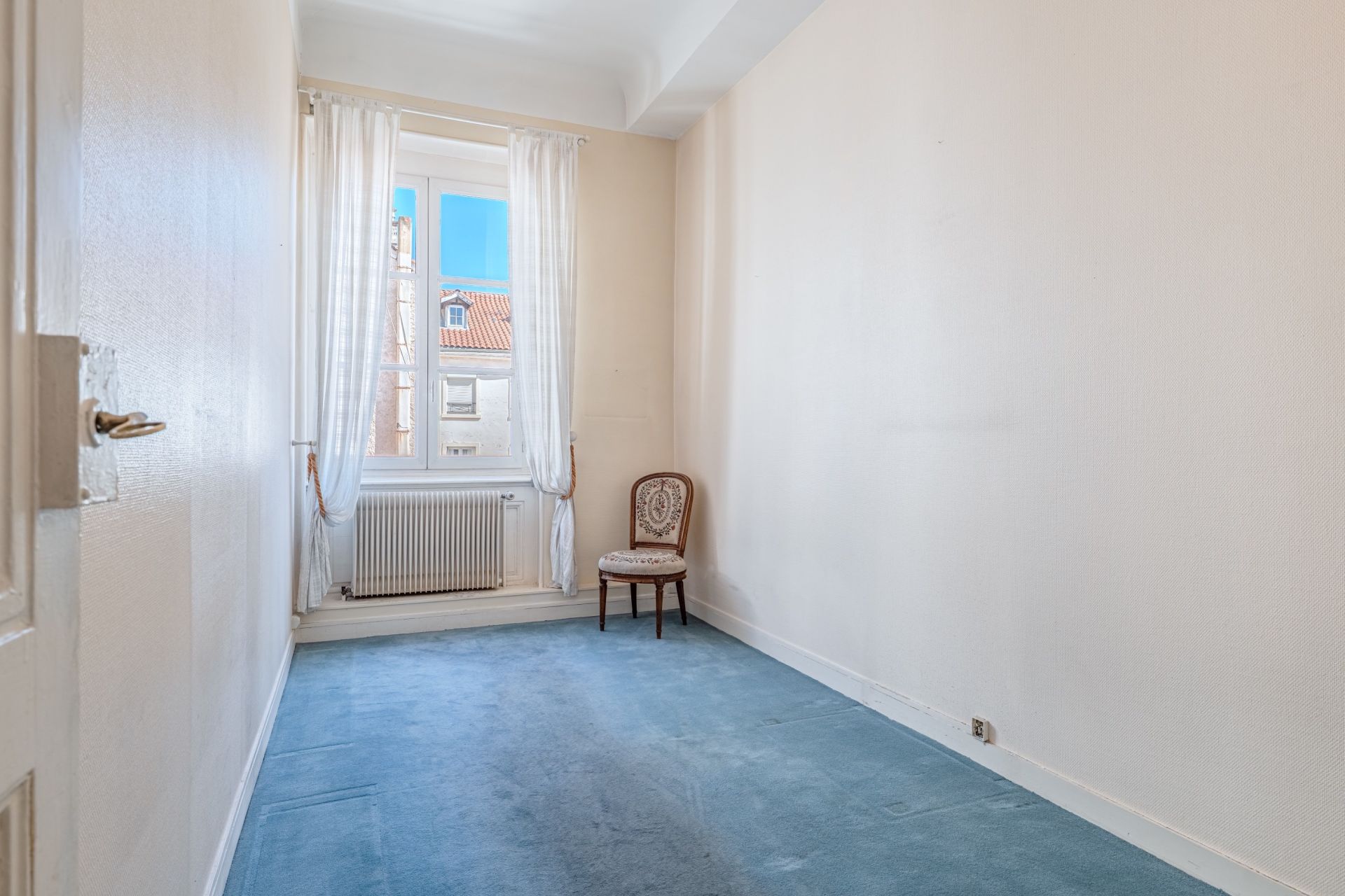luxury apartment 4 Rooms for sale on LYON (69006)
