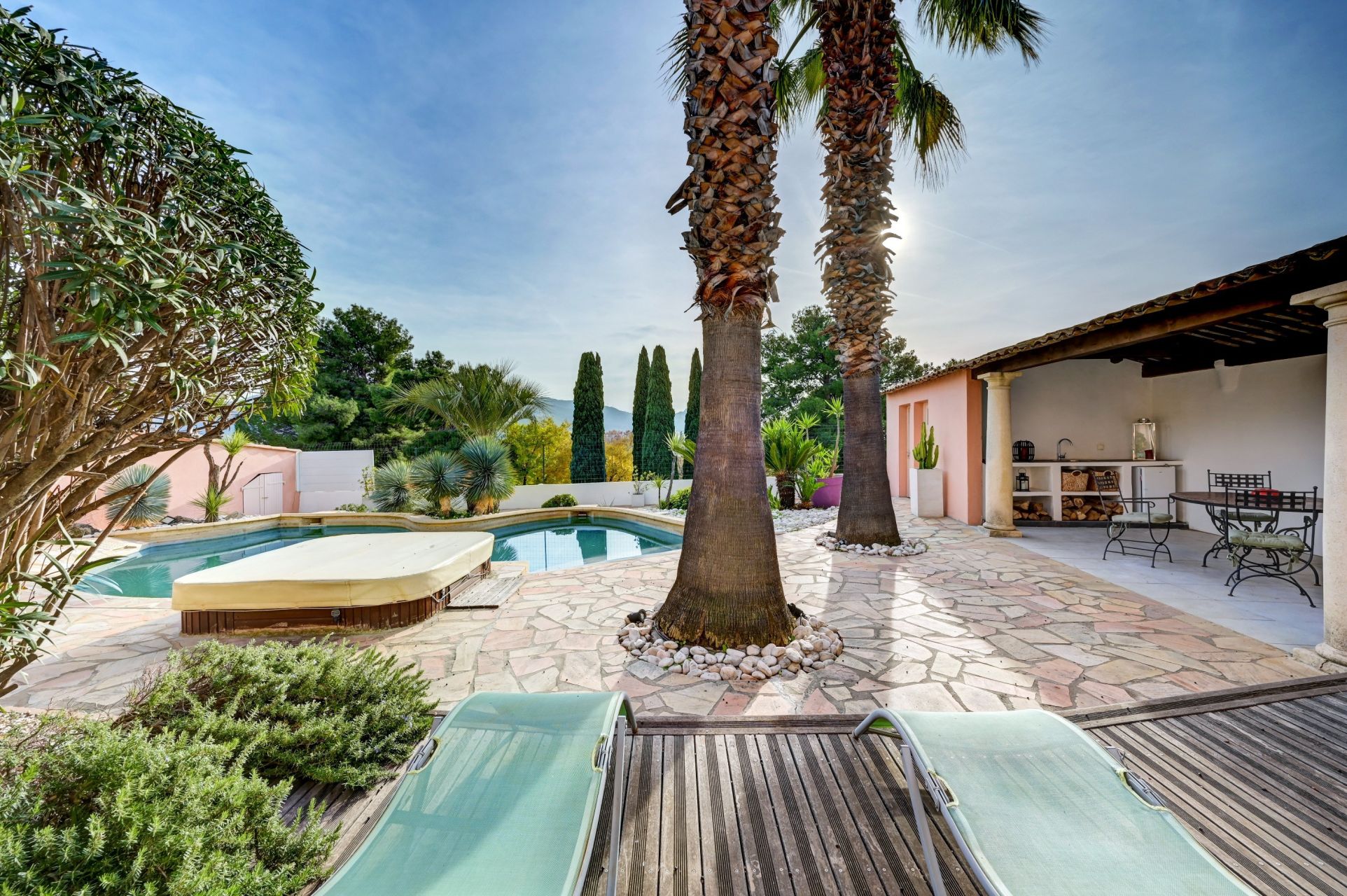 luxury house 5 Rooms for rent on MARSEILLE (13012)