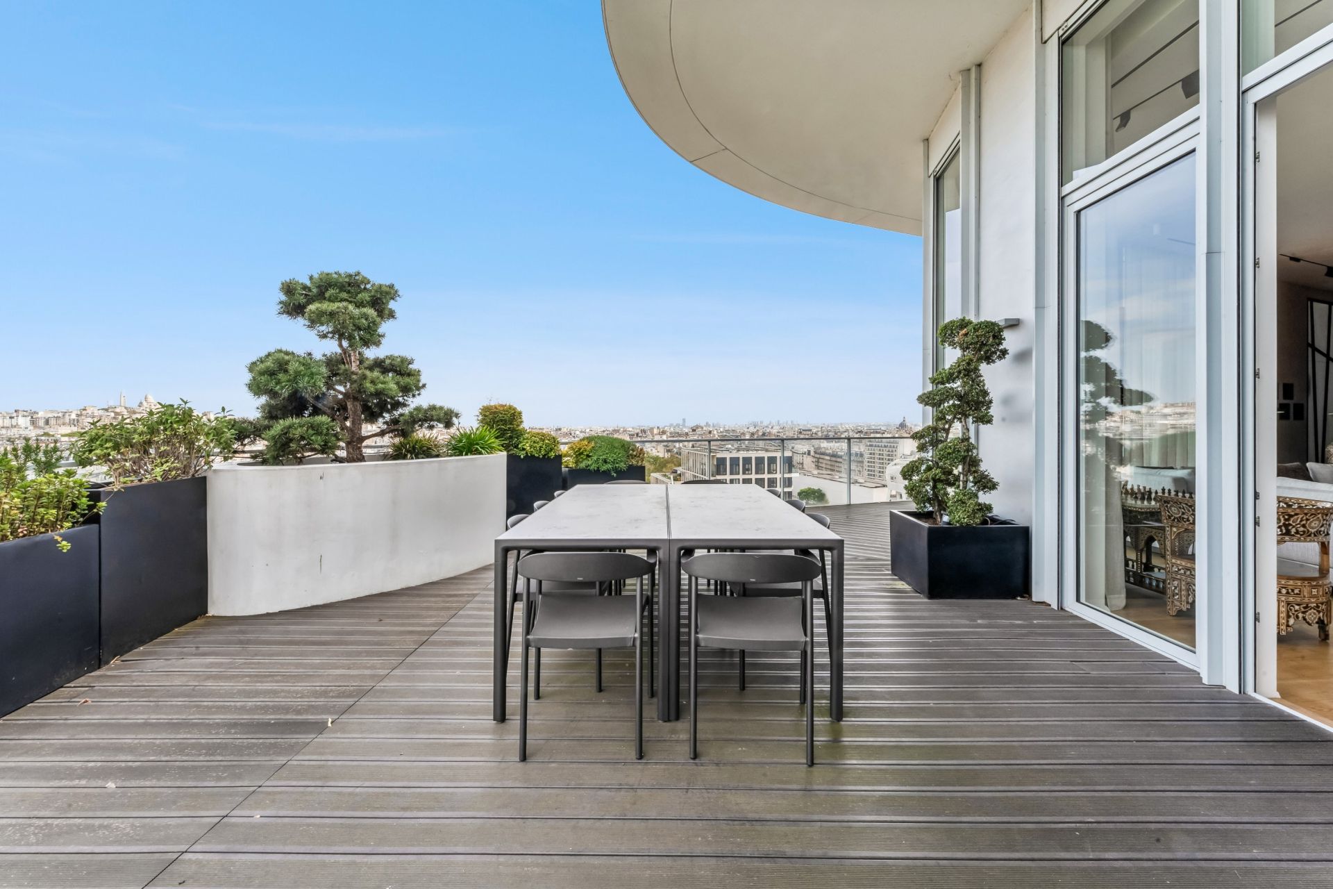 luxury apartment 8 Rooms for sale on PARIS (75017)