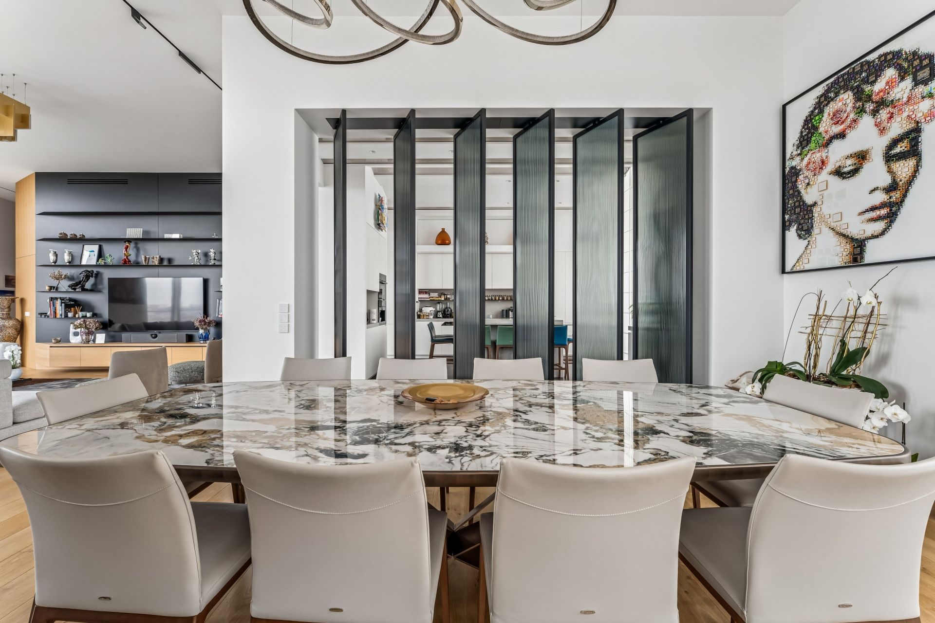 luxury apartment 8 Rooms for sale on PARIS (75017)