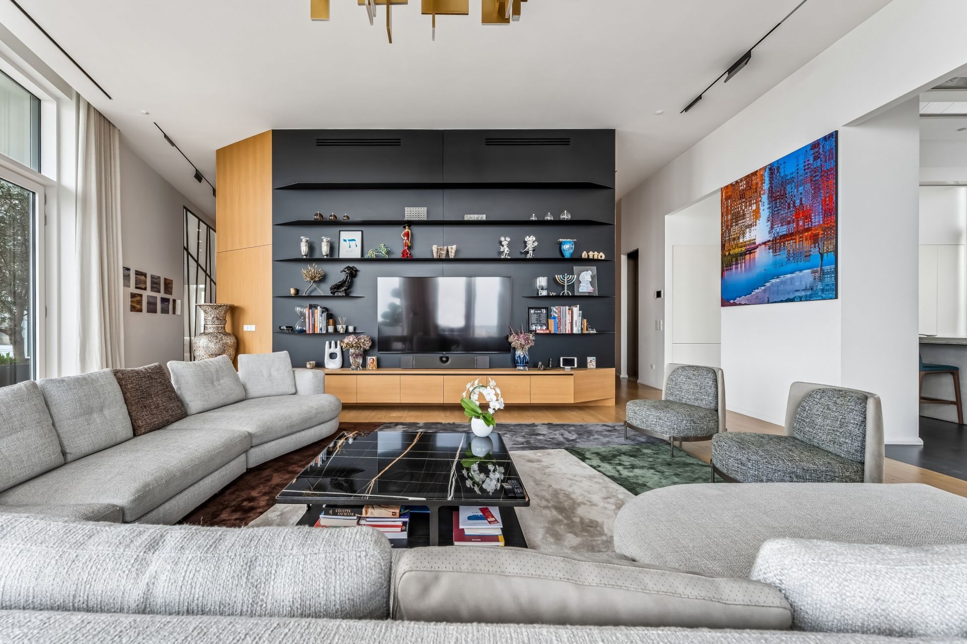 luxury apartment 8 Rooms for sale on PARIS (75017)