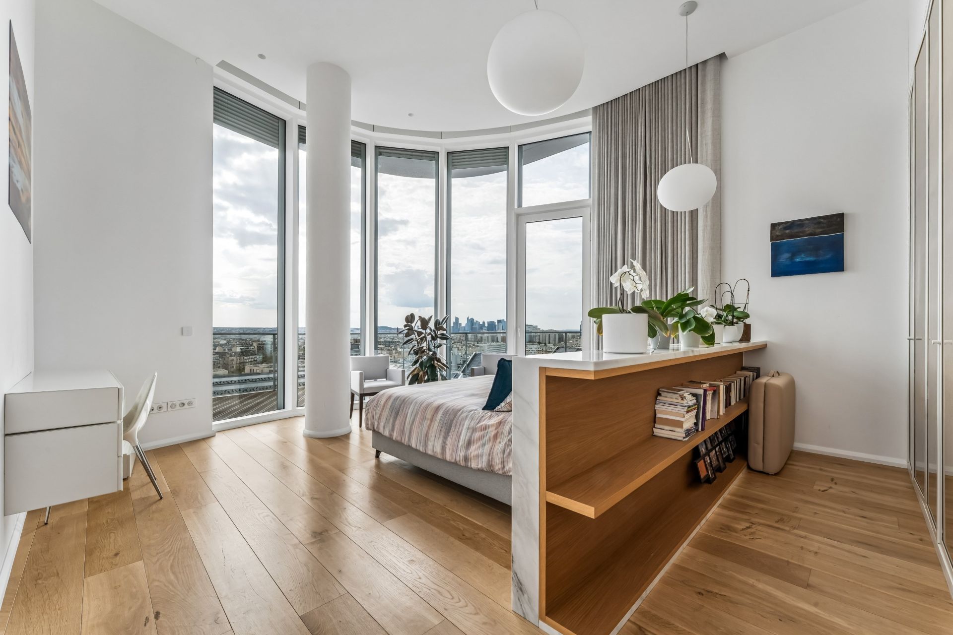 luxury apartment 8 Rooms for sale on PARIS (75017)