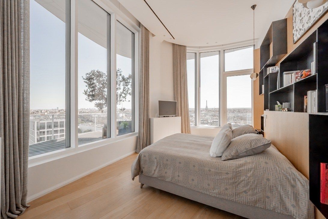 luxury apartment 8 Rooms for sale on PARIS (75017)
