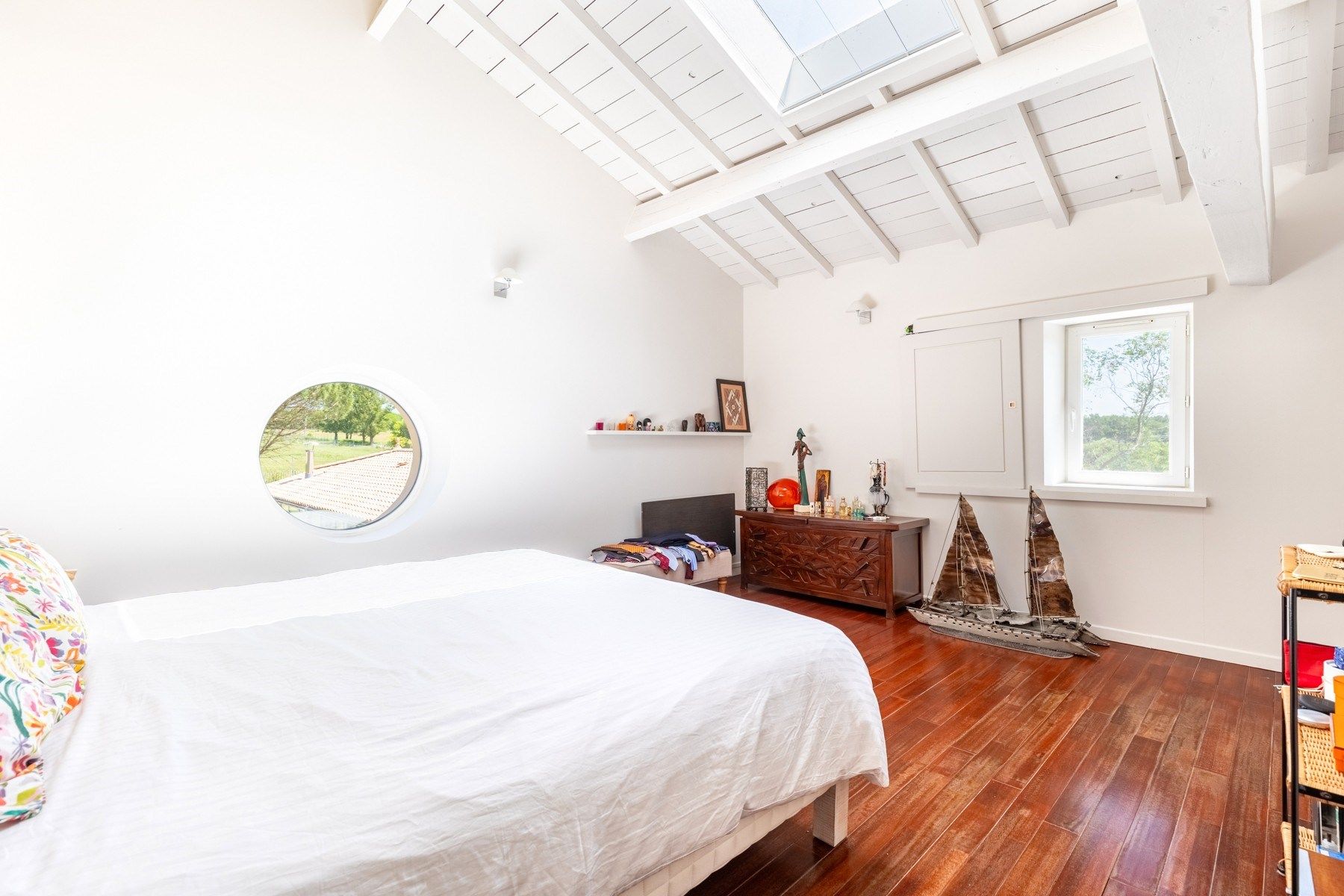 luxury house 10 Rooms for sale on BORDEAUX (33000)