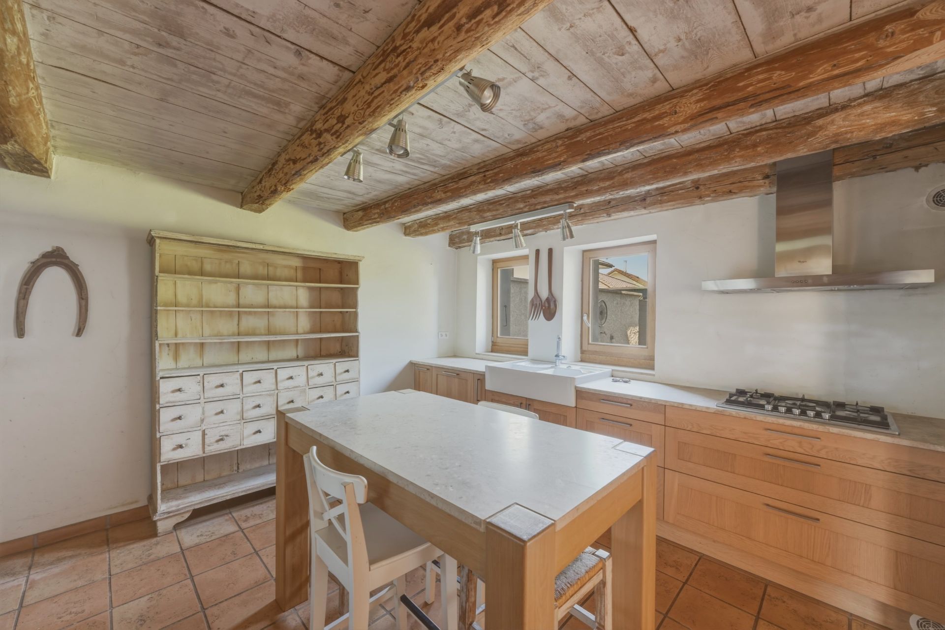 luxury house 7 Rooms for sale on SCIEZ (74140)