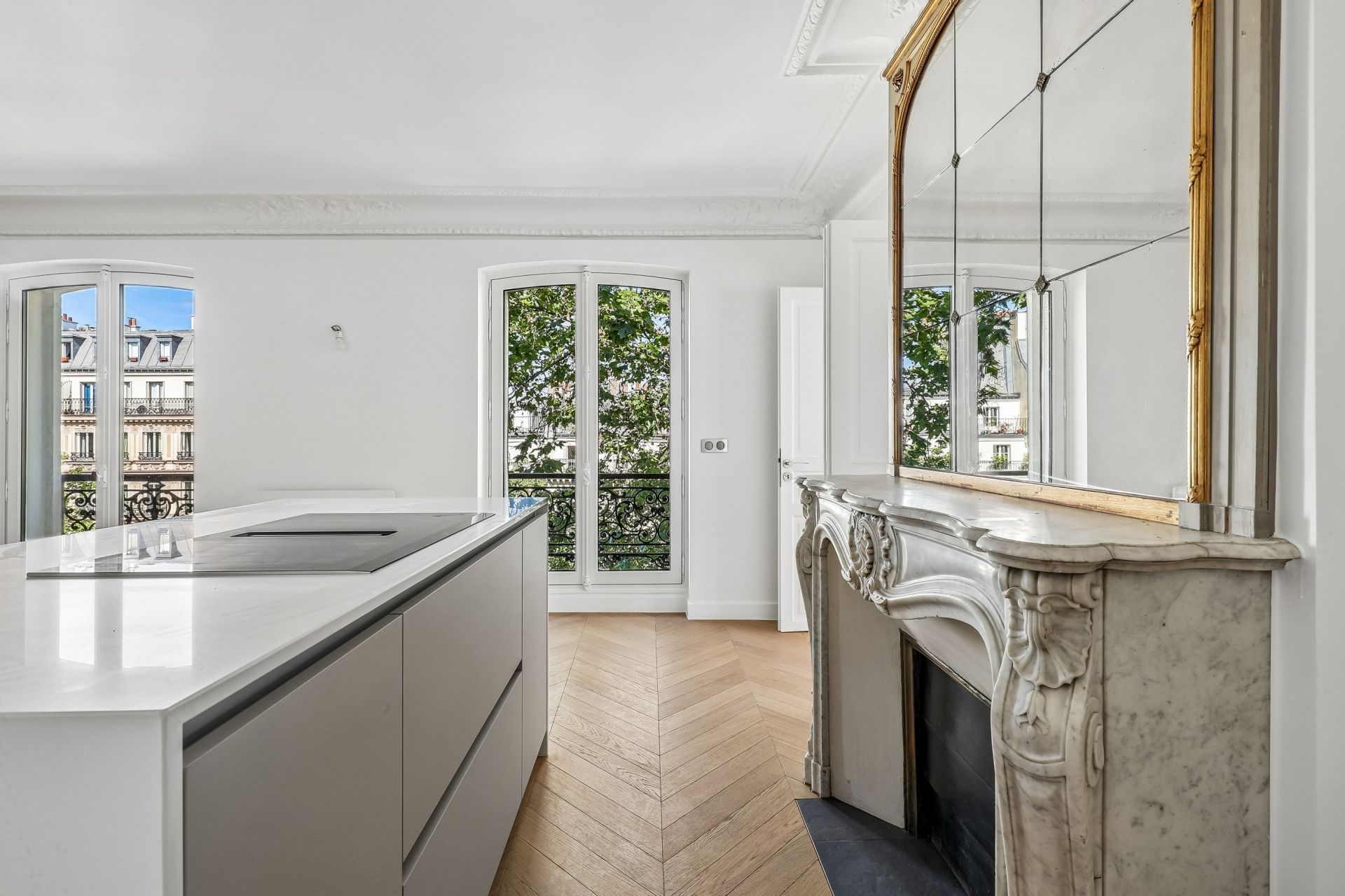 luxury apartment 7 Rooms for sale on PARIS (75003)