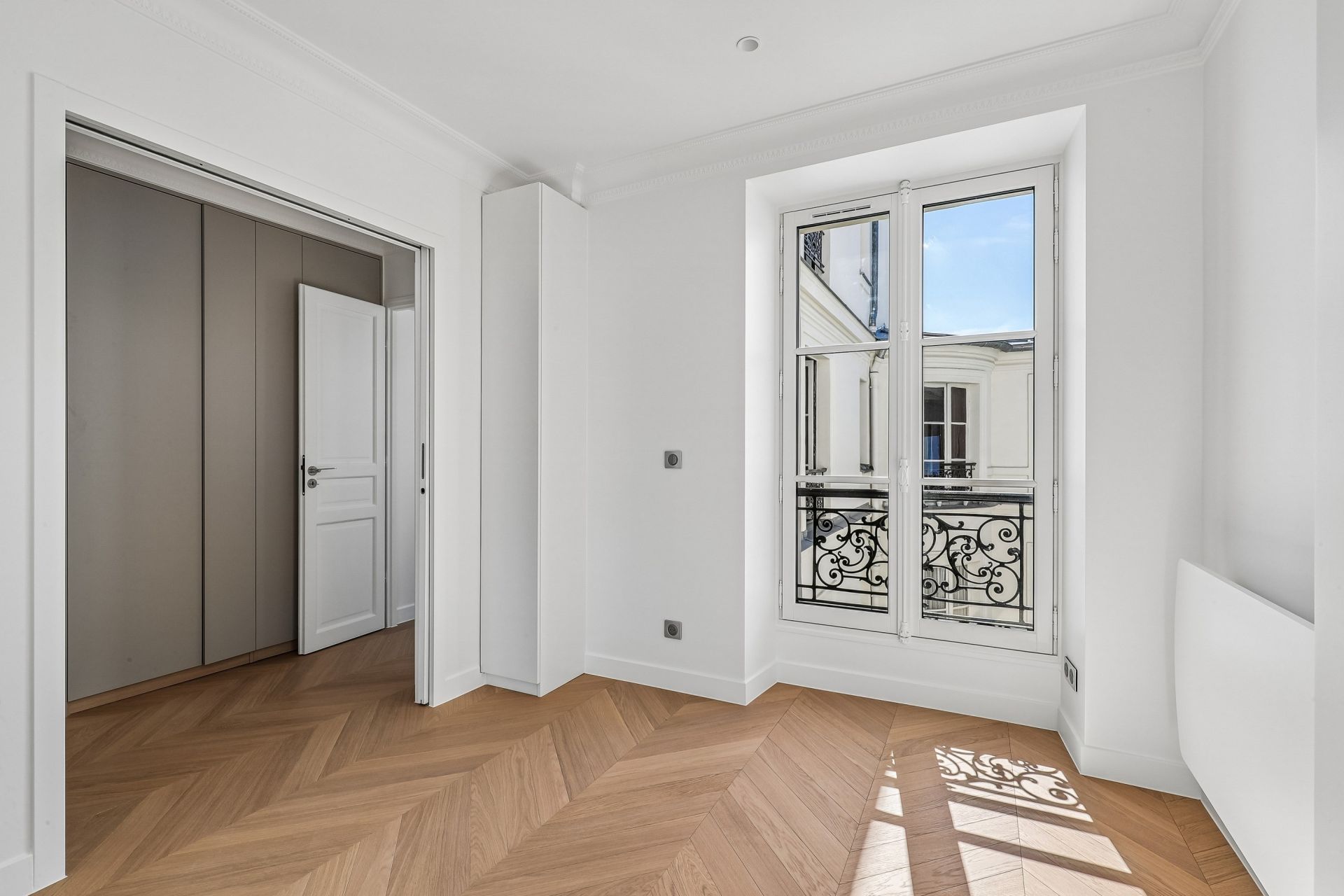 luxury apartment 7 Rooms for sale on PARIS (75003)