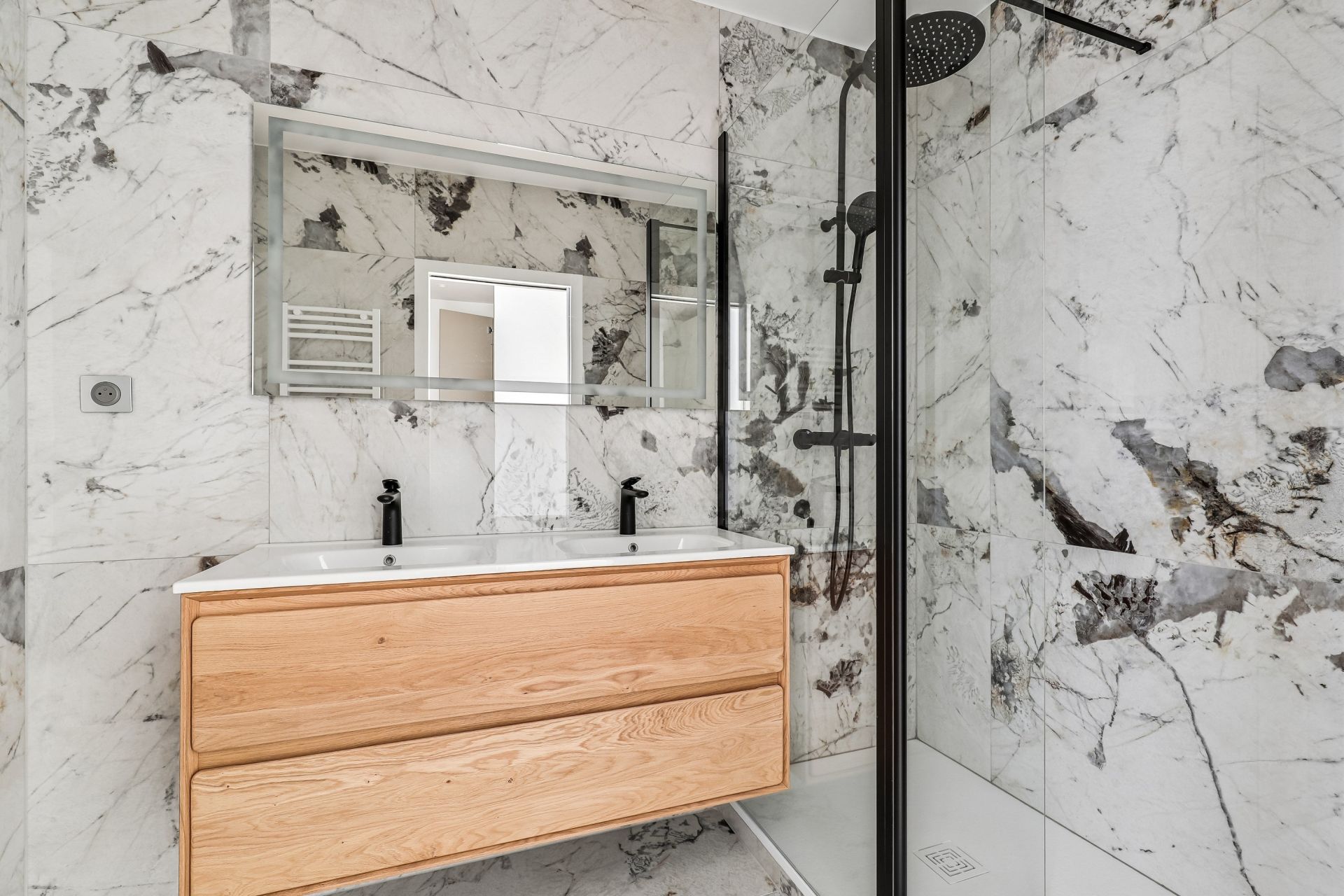 luxury apartment 7 Rooms for sale on PARIS (75003)