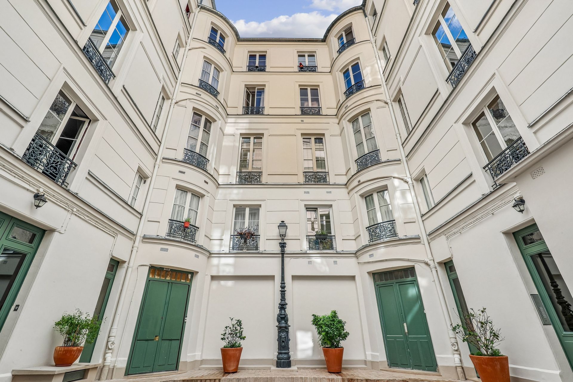luxury apartment 7 Rooms for sale on PARIS (75003)