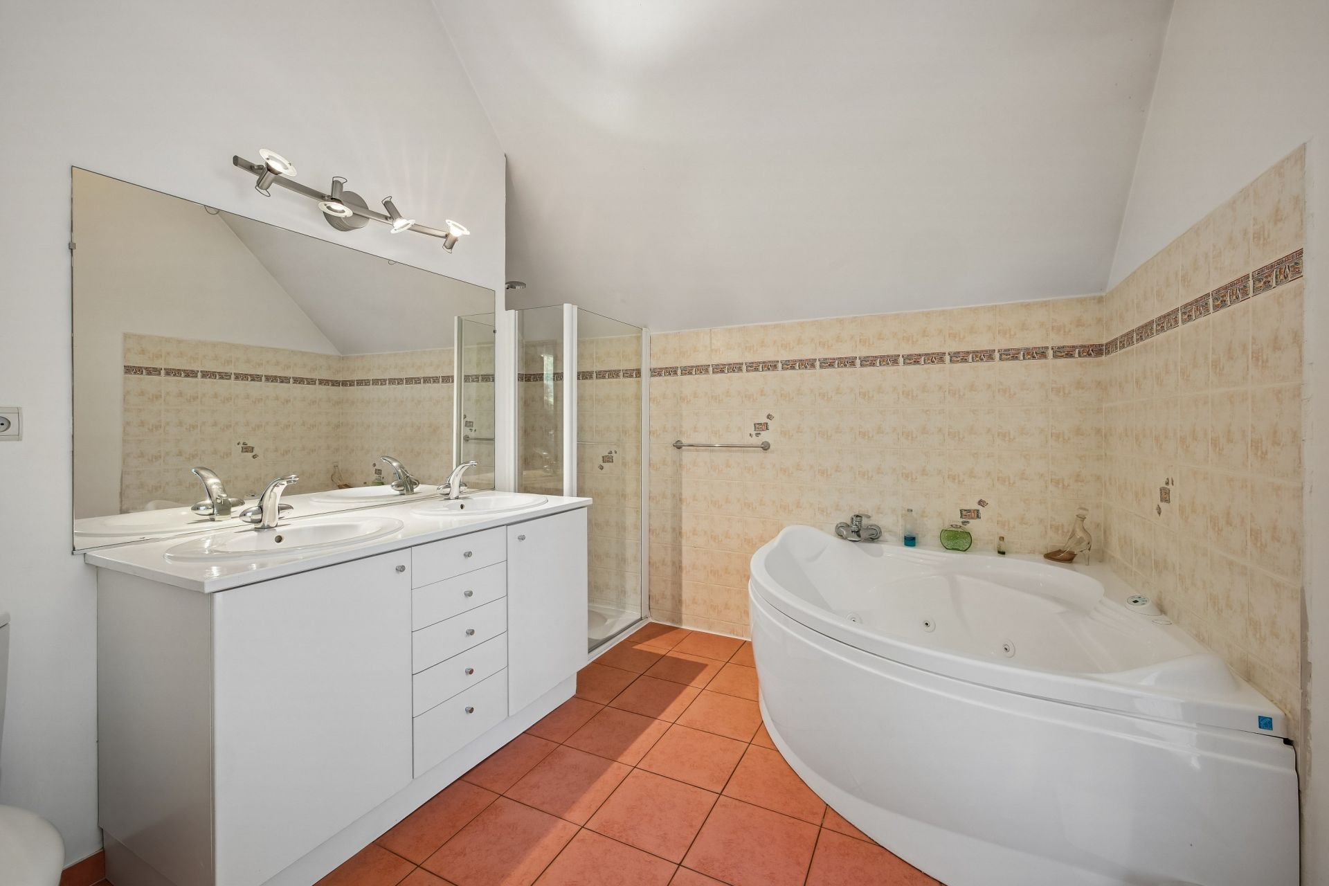 luxury house 20 Rooms for sale on GIF SUR YVETTE (91190)