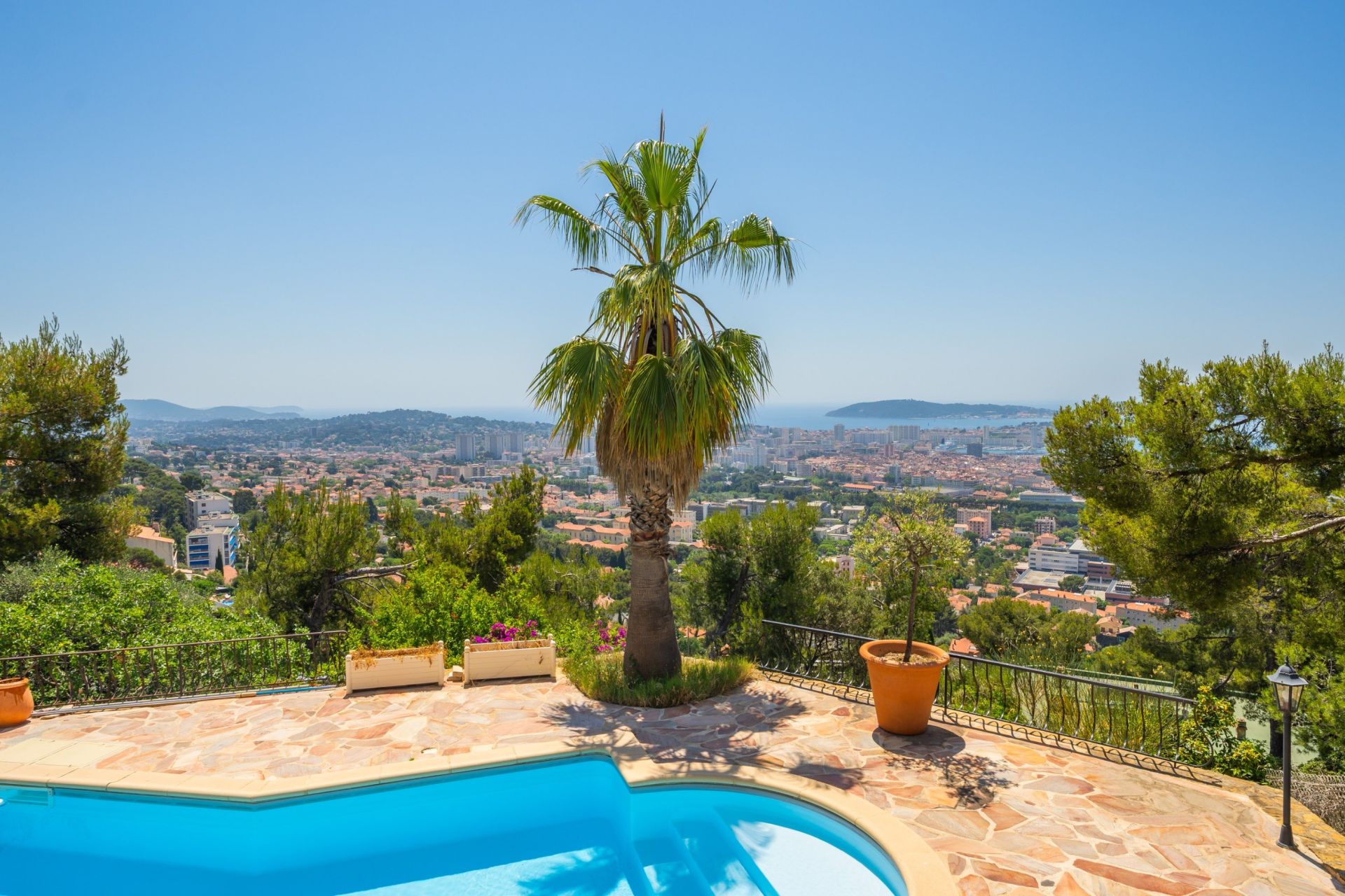 maison de luxe 6 Pièces en vente sur TOULON (83000)