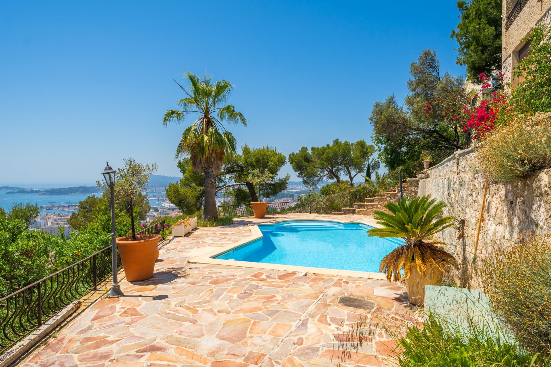 maison de luxe 6 Pièces en vente sur TOULON (83000)