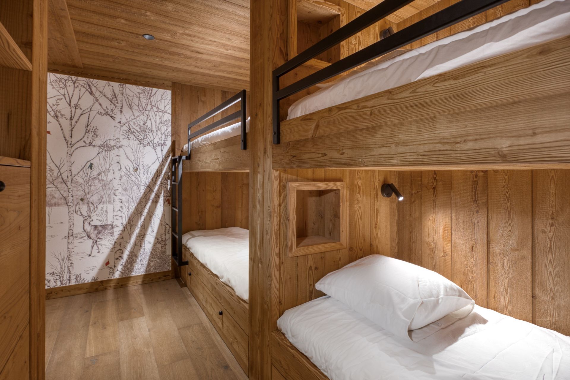 luxury chalet 5 Rooms for seasonal rent on MEGEVE (74120)