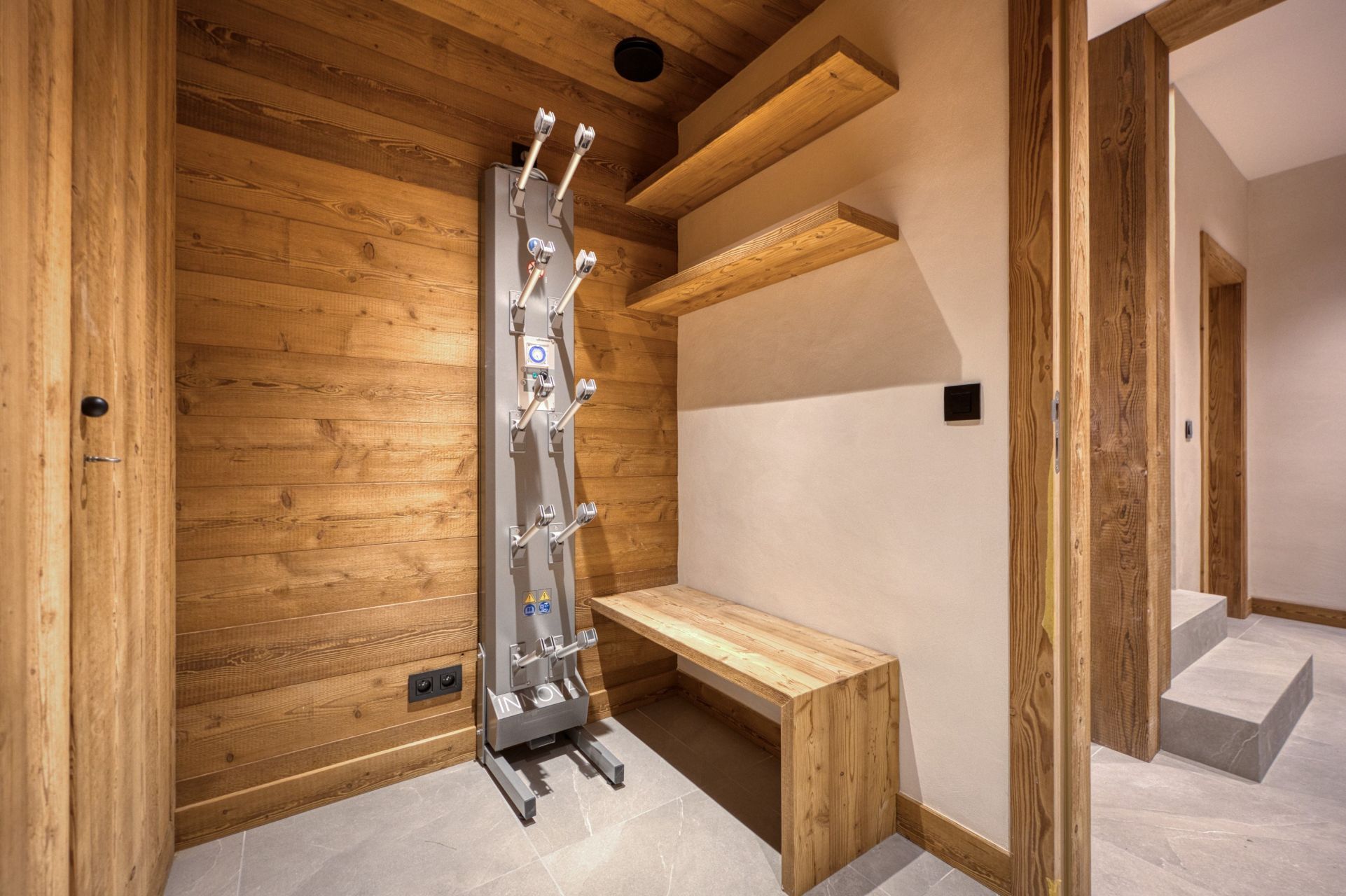 luxury chalet 5 Rooms for seasonal rent on MEGEVE (74120)