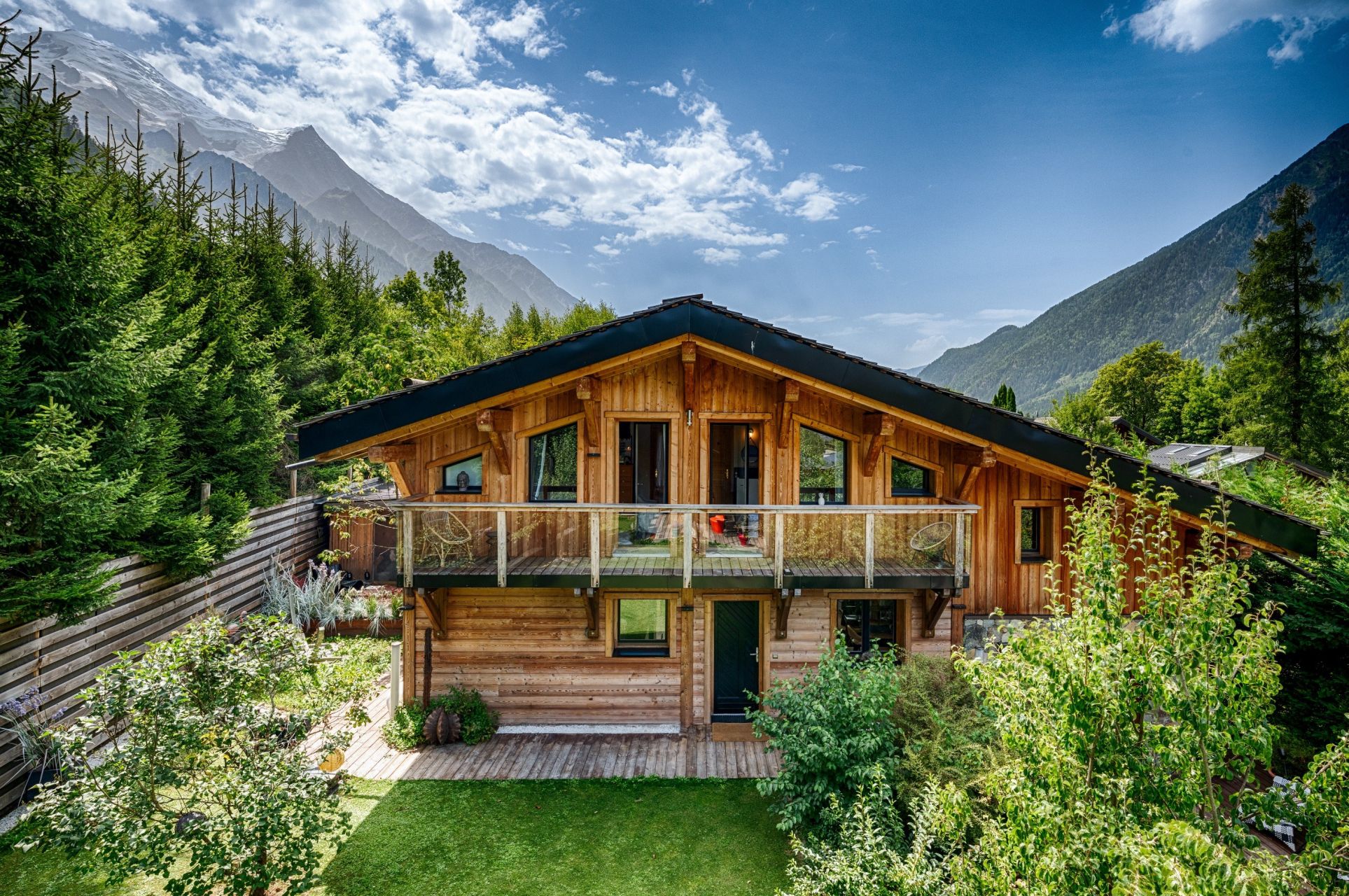 luxury chalet 6 Rooms for sale on CHAMONIX MONT BLANC (74400)
