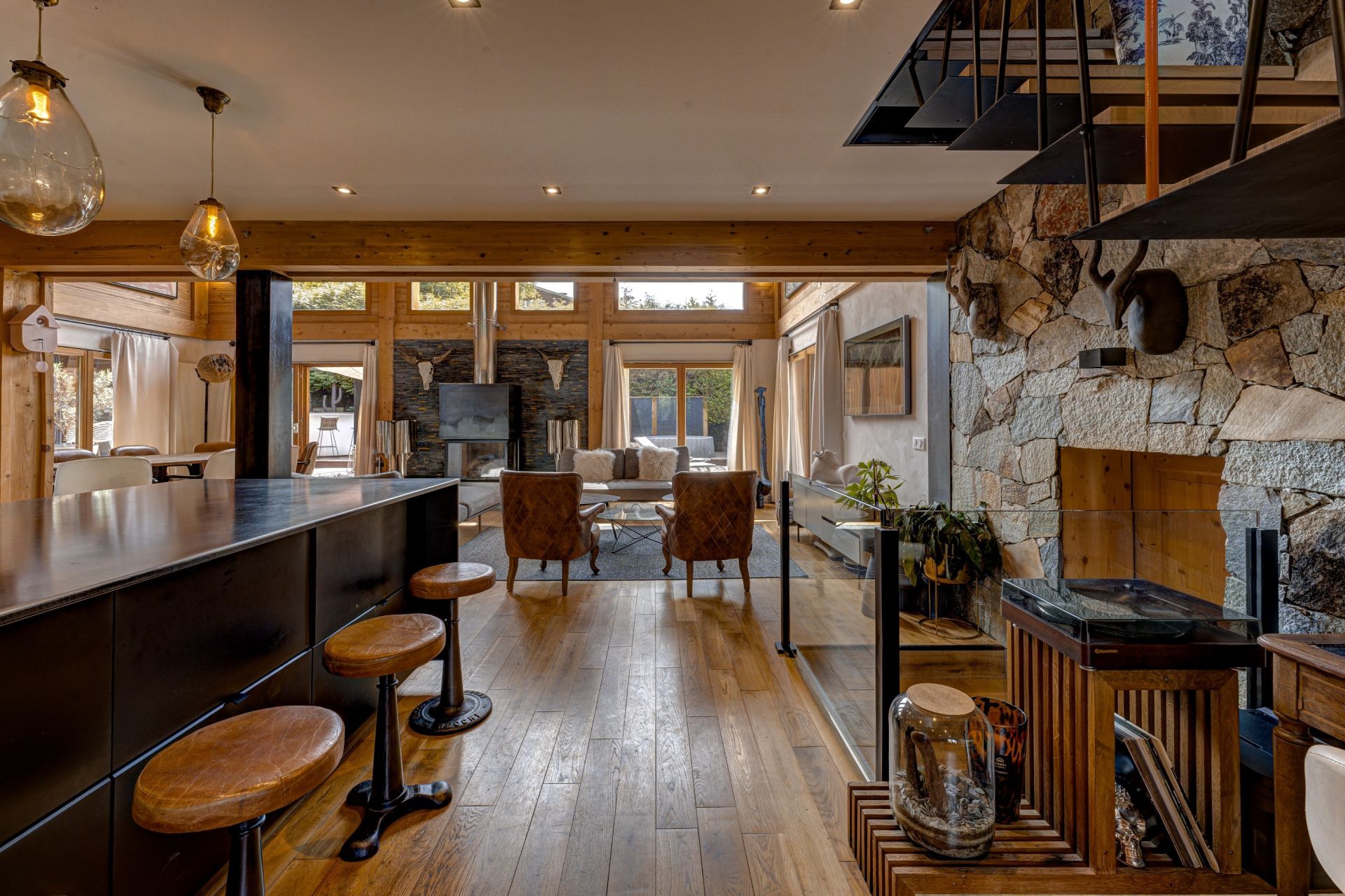 luxury chalet 6 Rooms for sale on CHAMONIX MONT BLANC (74400)