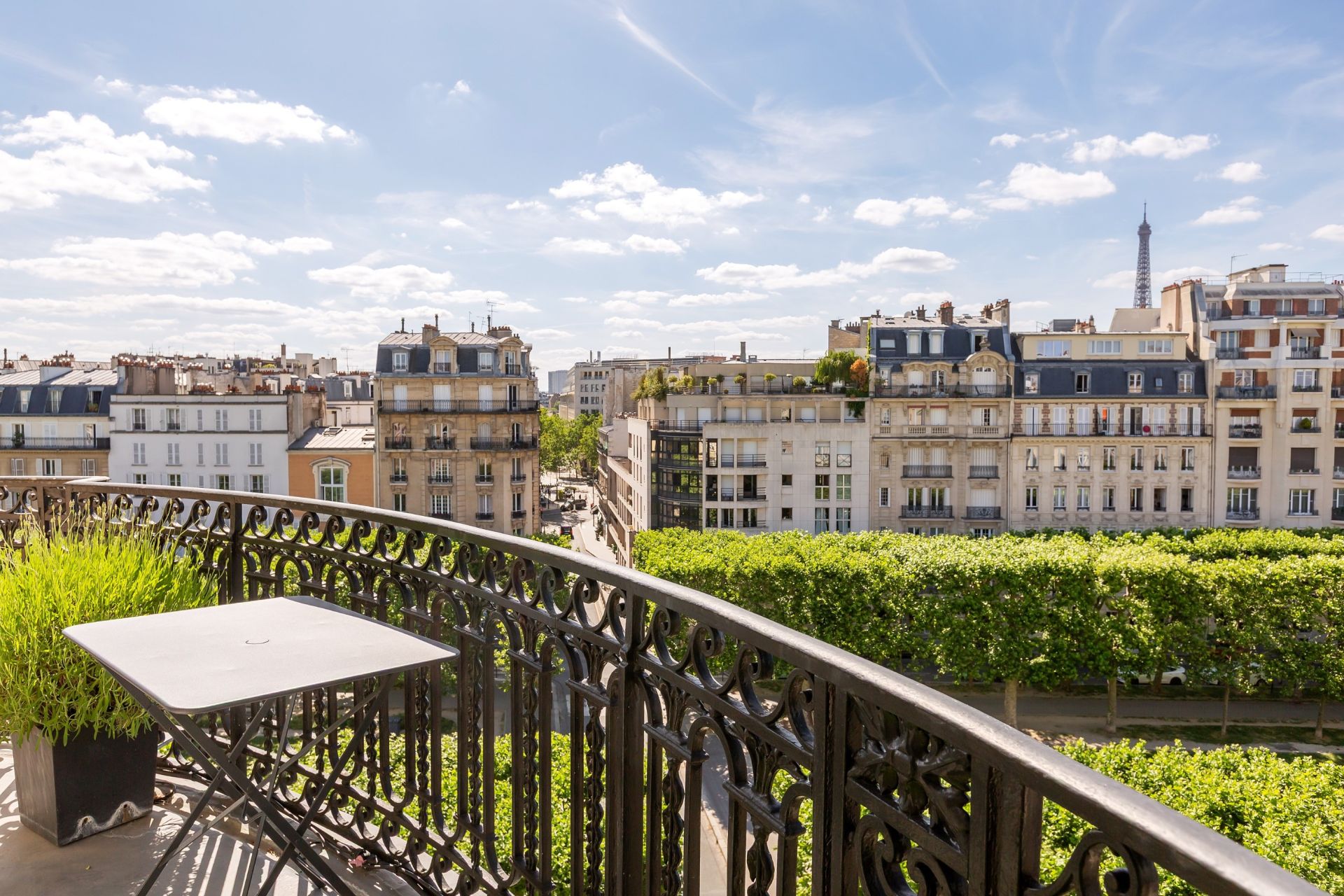 luxury apartment 7 Rooms for sale on PARIS (75007)