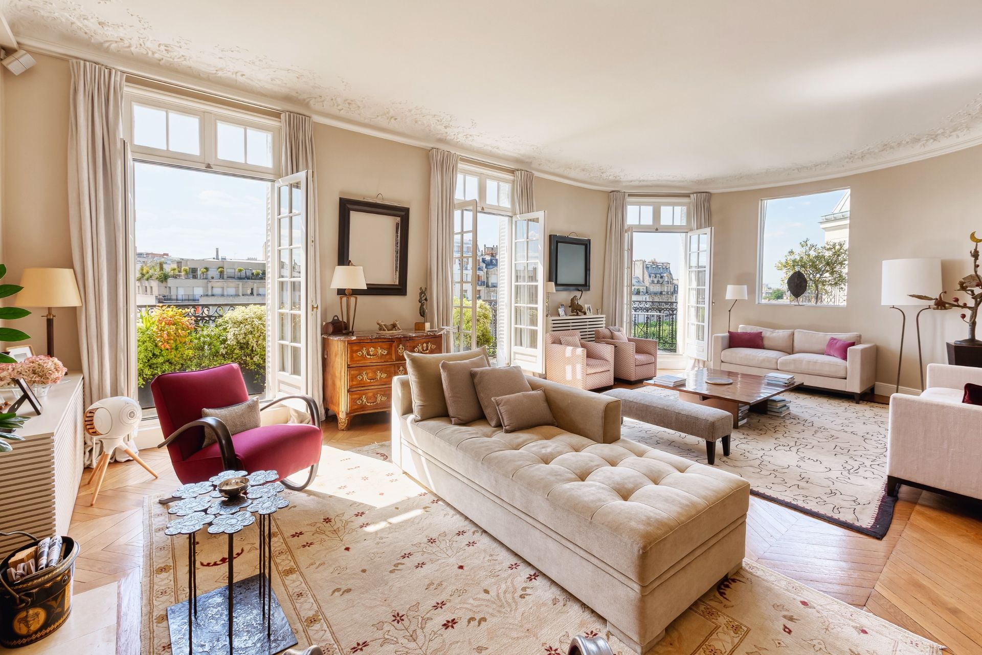 luxury apartment 7 Rooms for sale on PARIS (75007)