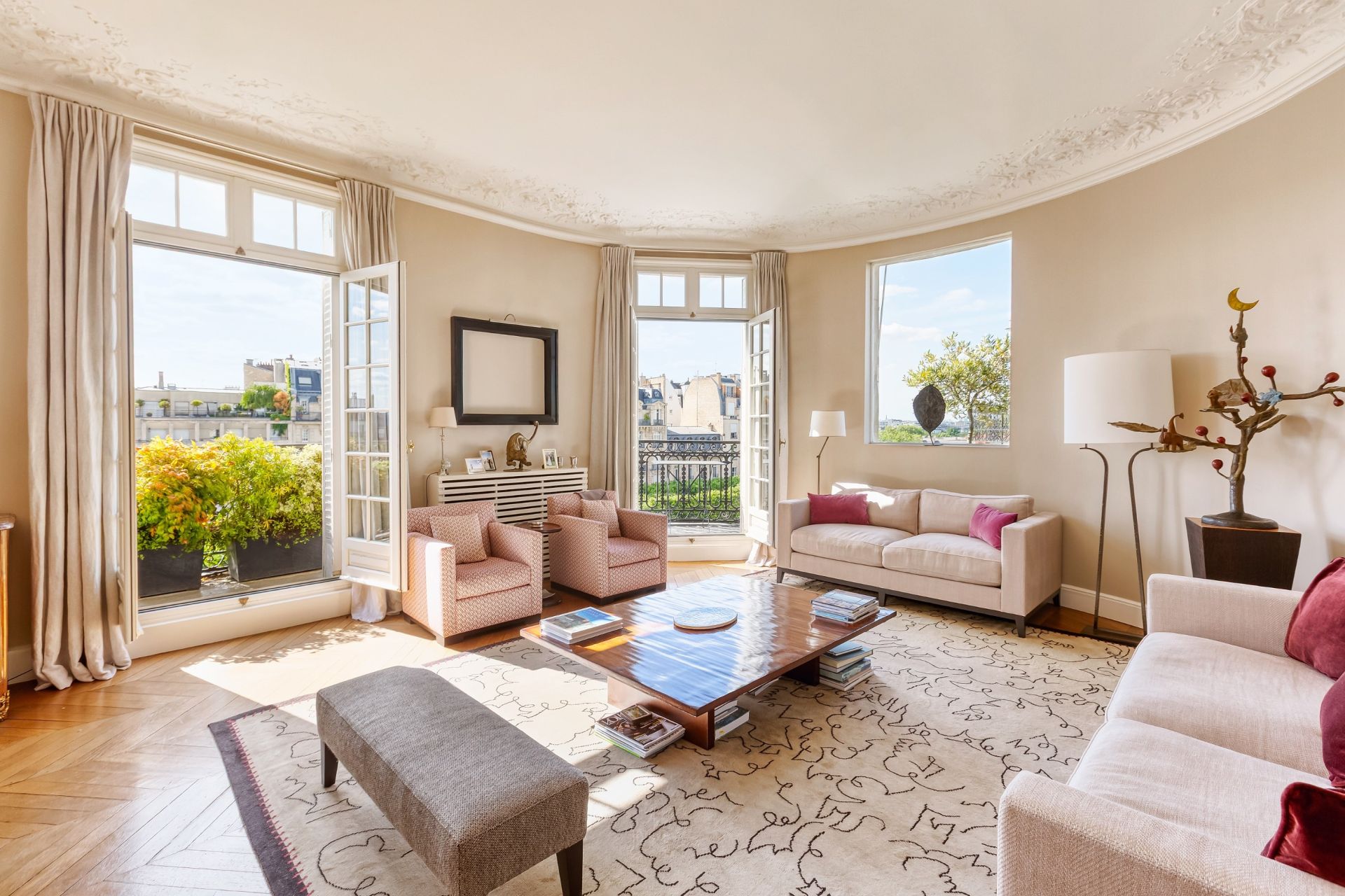 luxury apartment 7 Rooms for sale on PARIS (75007)