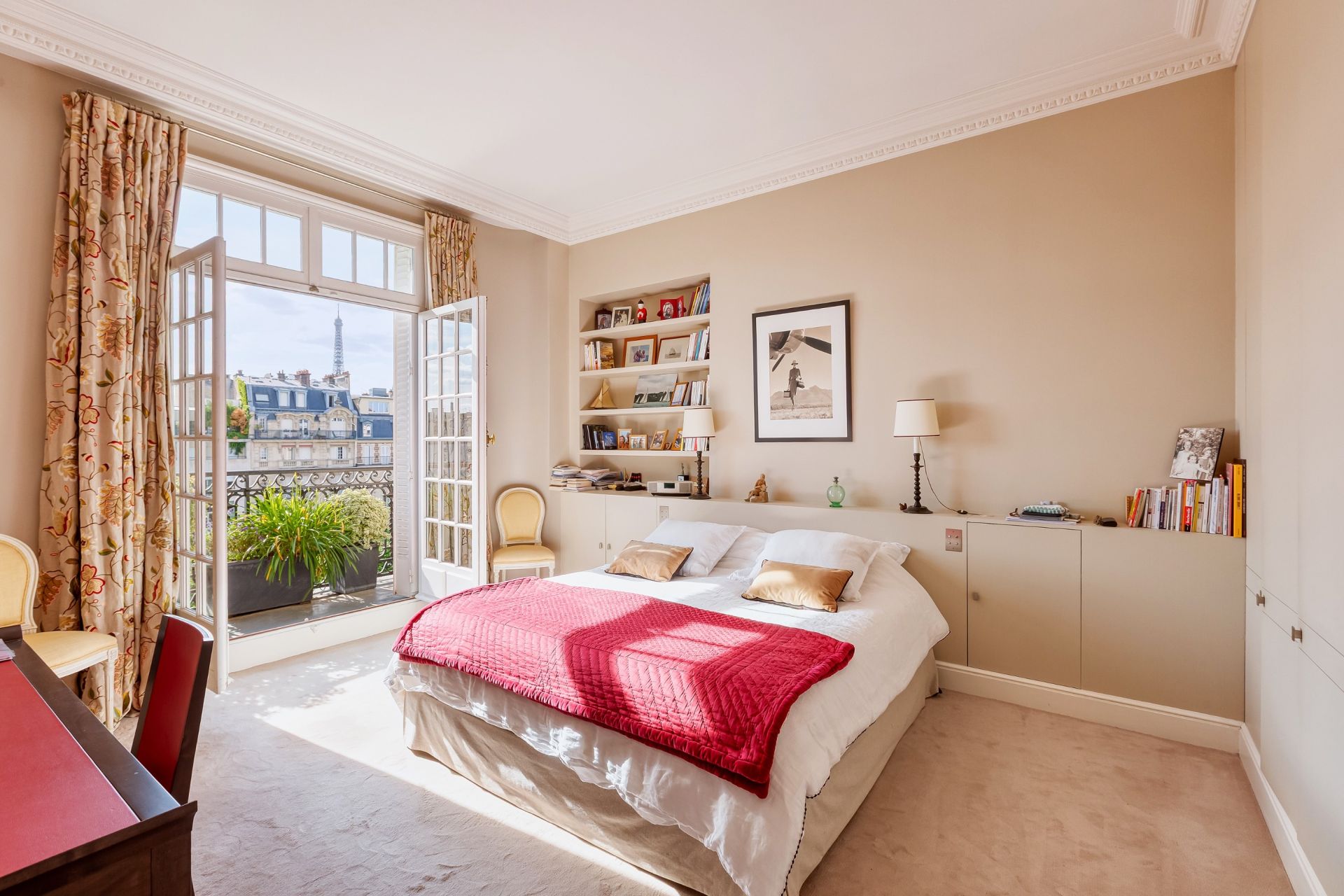 luxury apartment 7 Rooms for sale on PARIS (75007)
