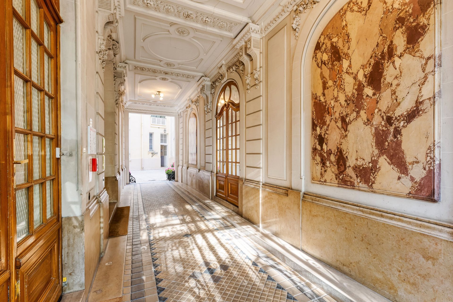luxury apartment 7 Rooms for sale on PARIS (75007)