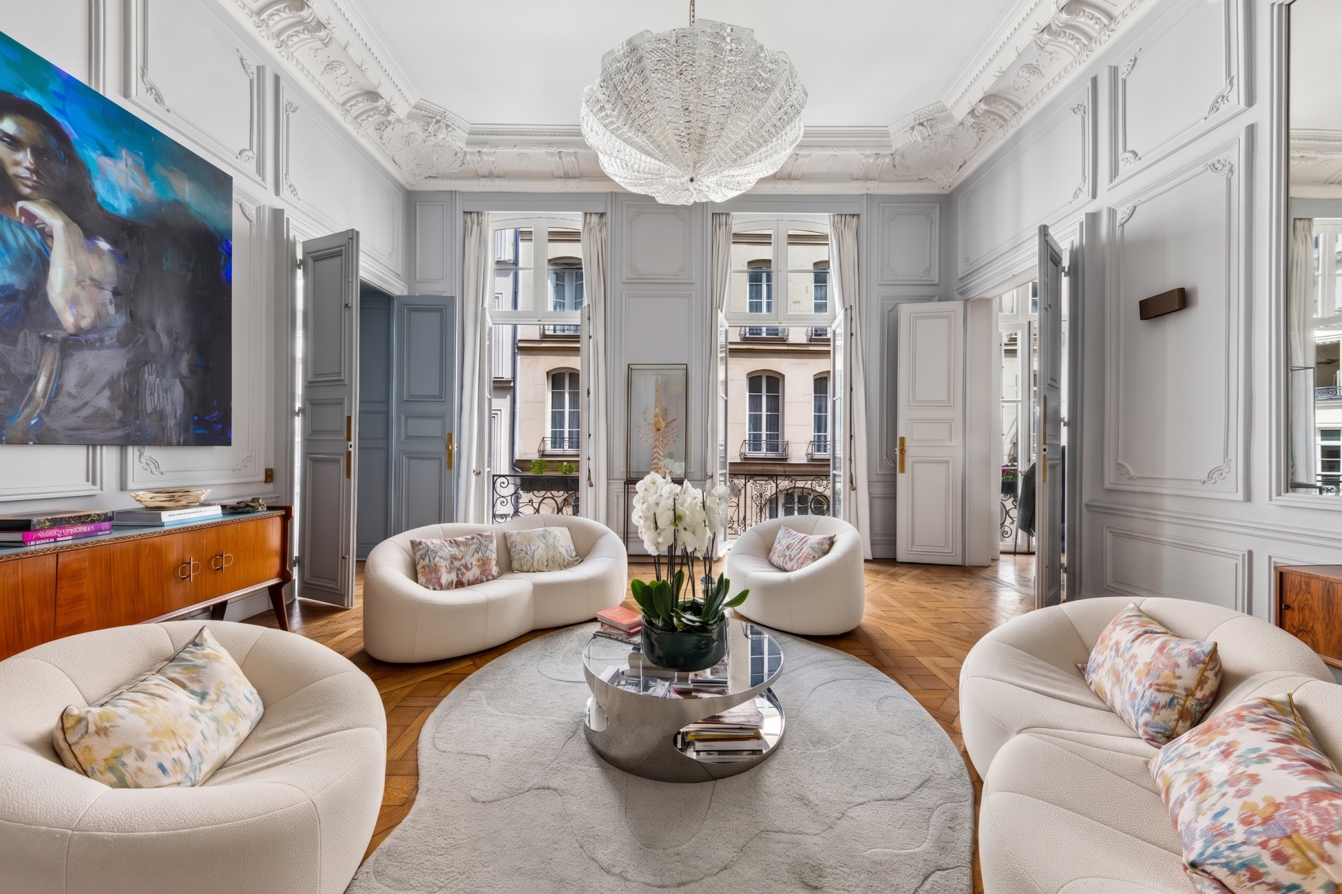 luxury apartment 5 Rooms for sale on PARIS (75001)