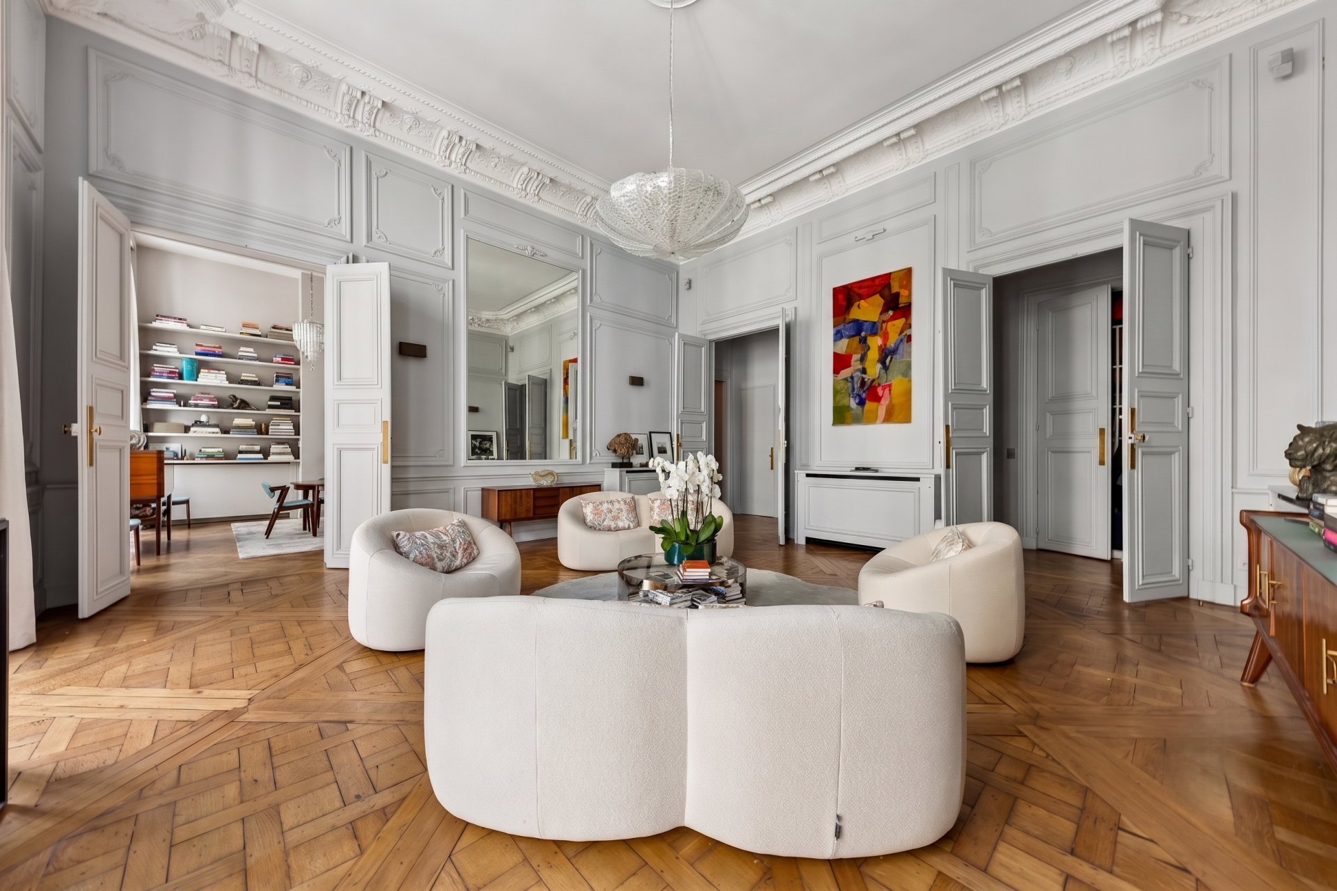 luxury apartment 5 Rooms for sale on PARIS (75001)