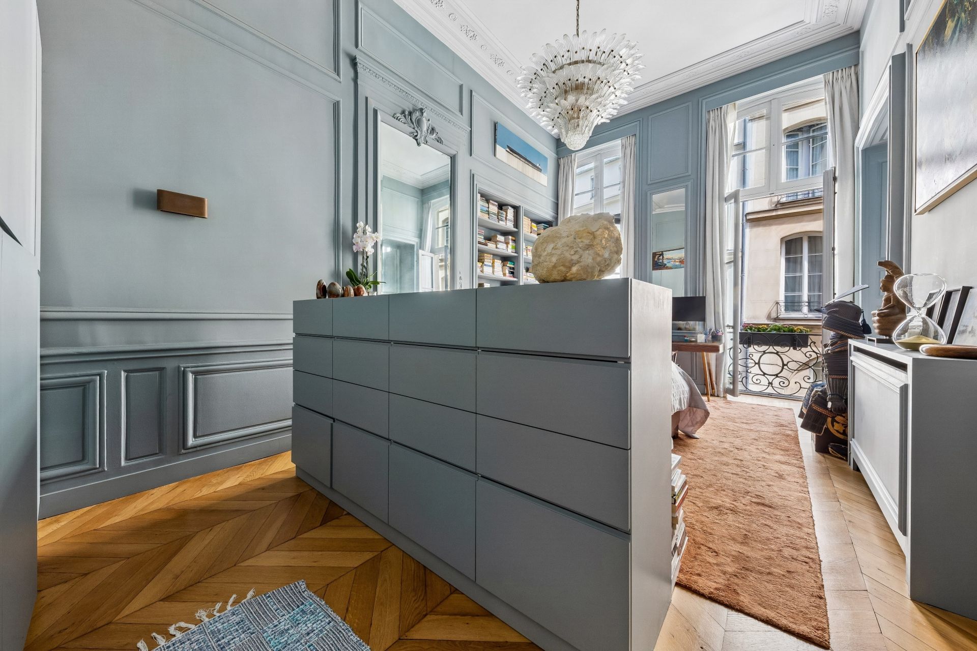 luxury apartment 5 Rooms for sale on PARIS (75001)