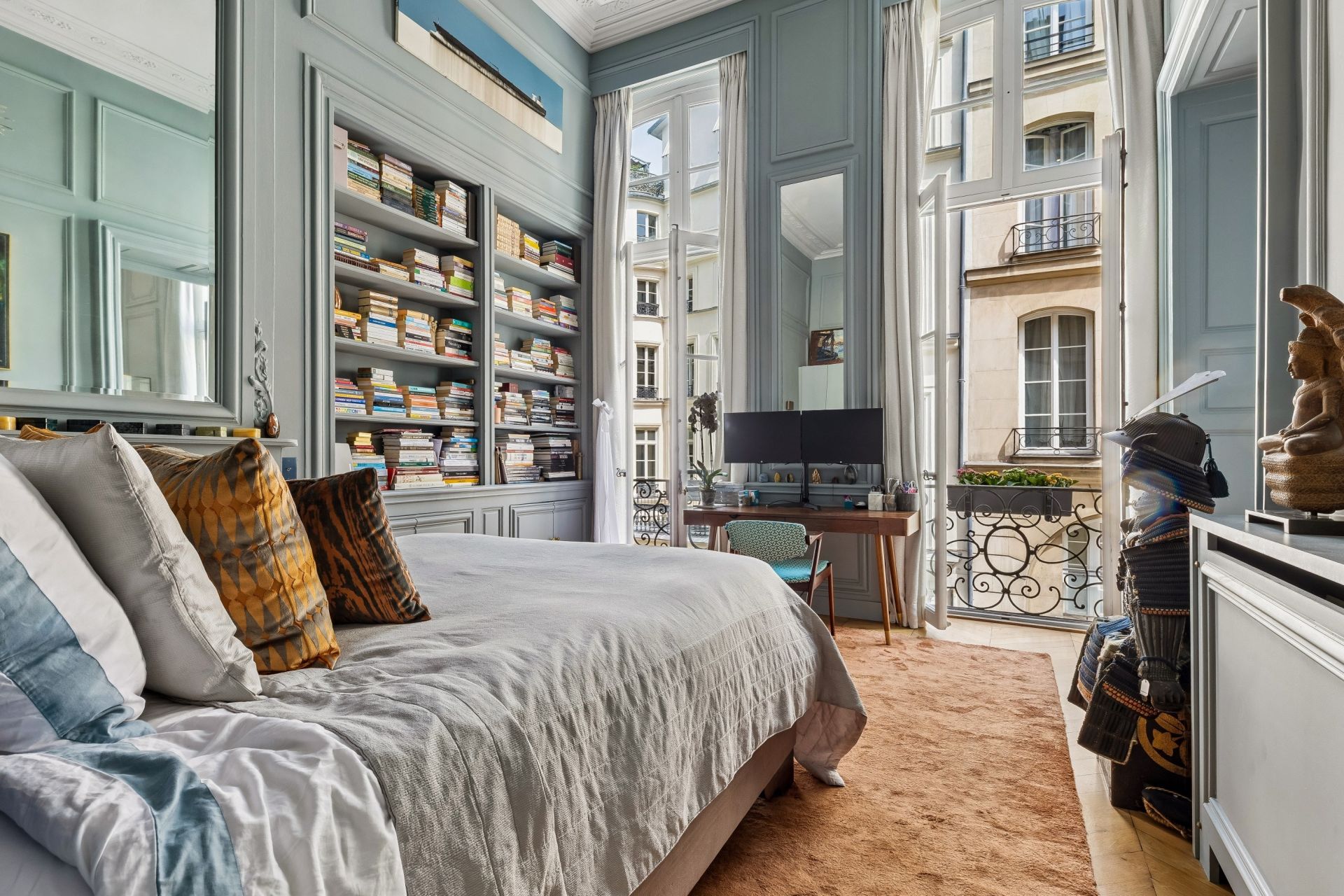 luxury apartment 5 Rooms for sale on PARIS (75001)