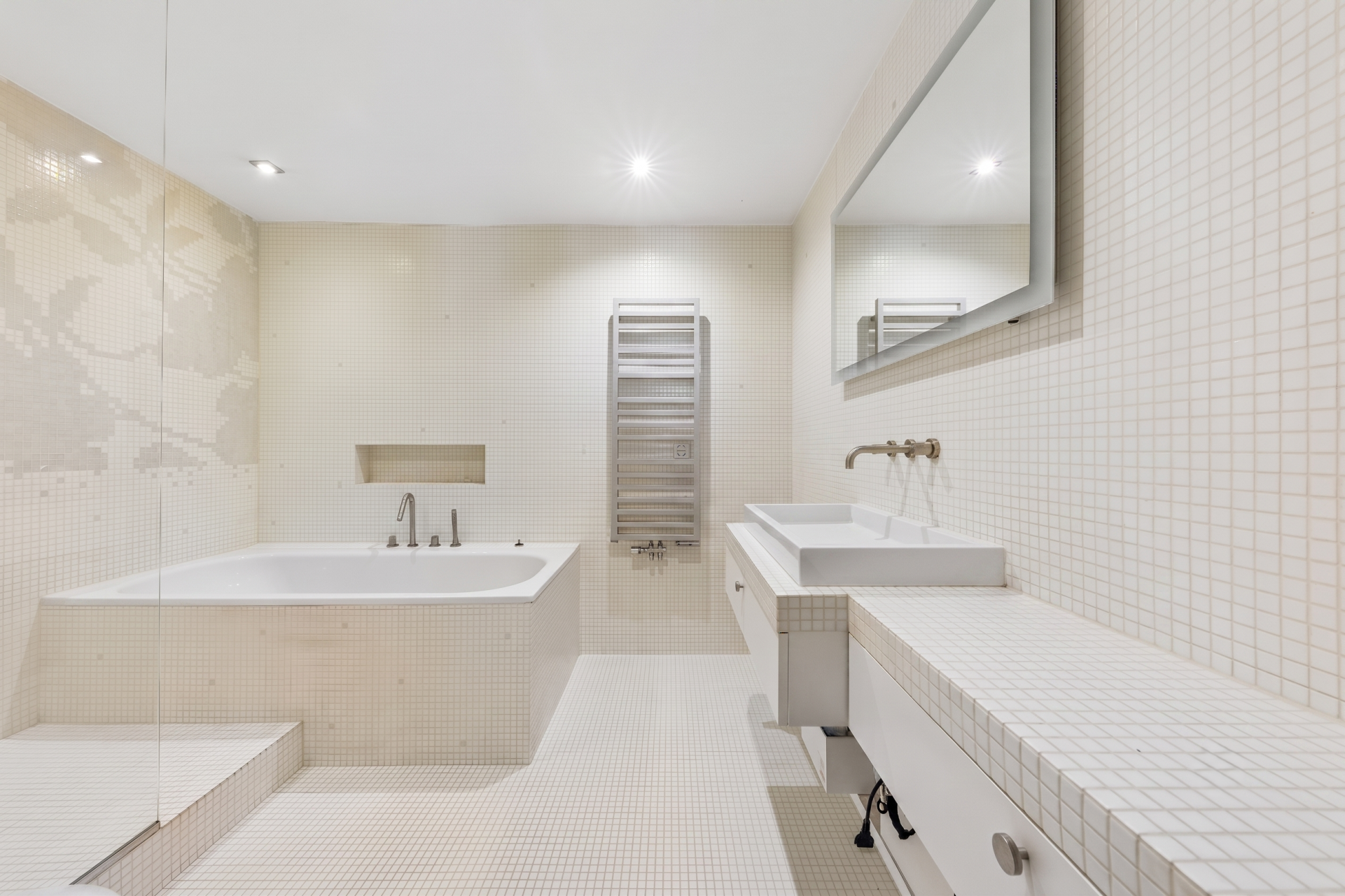 luxury apartment 5 Rooms for sale on PARIS (75001)