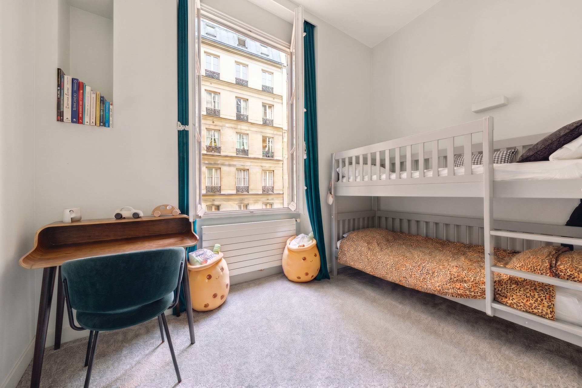 luxury apartment 5 Rooms for sale on PARIS (75001)