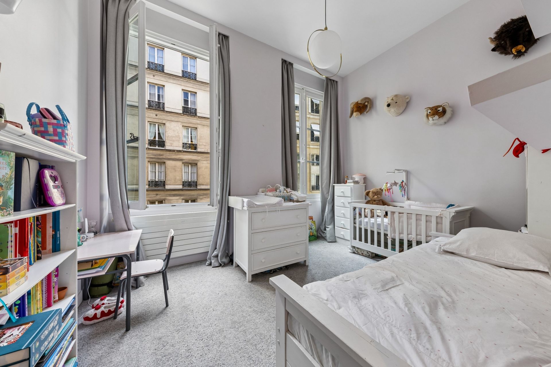 luxury apartment 5 Rooms for sale on PARIS (75001)