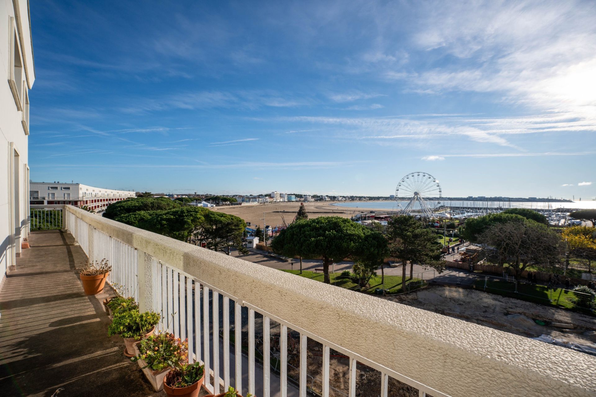 luxury apartment 7 Rooms for sale on ROYAN (17200)