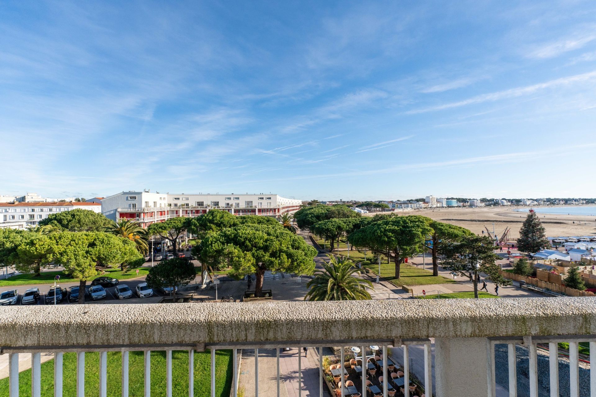 luxury apartment 7 Rooms for sale on ROYAN (17200)