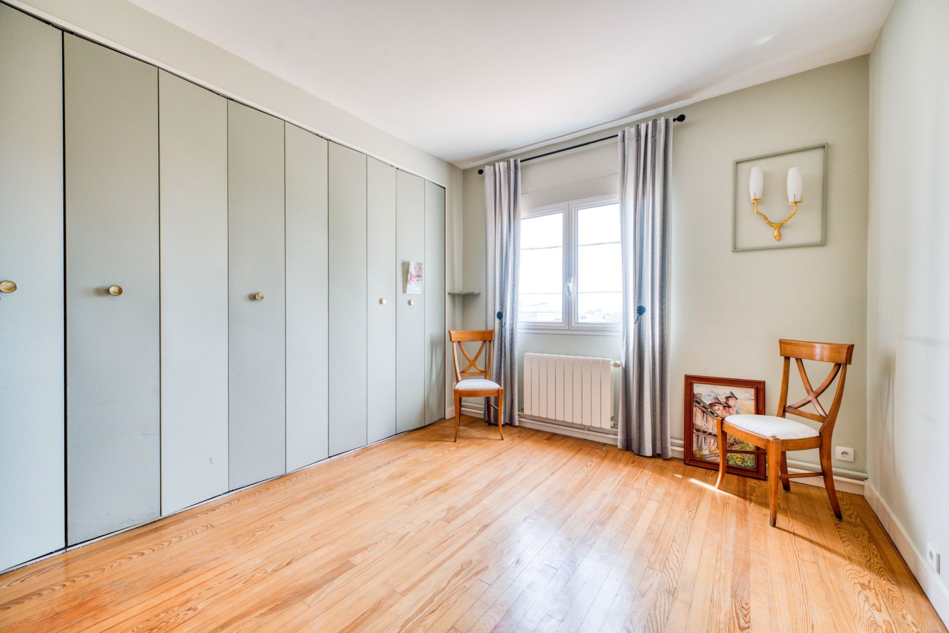 luxury house 4 Rooms for sale on ROYAN (17200)