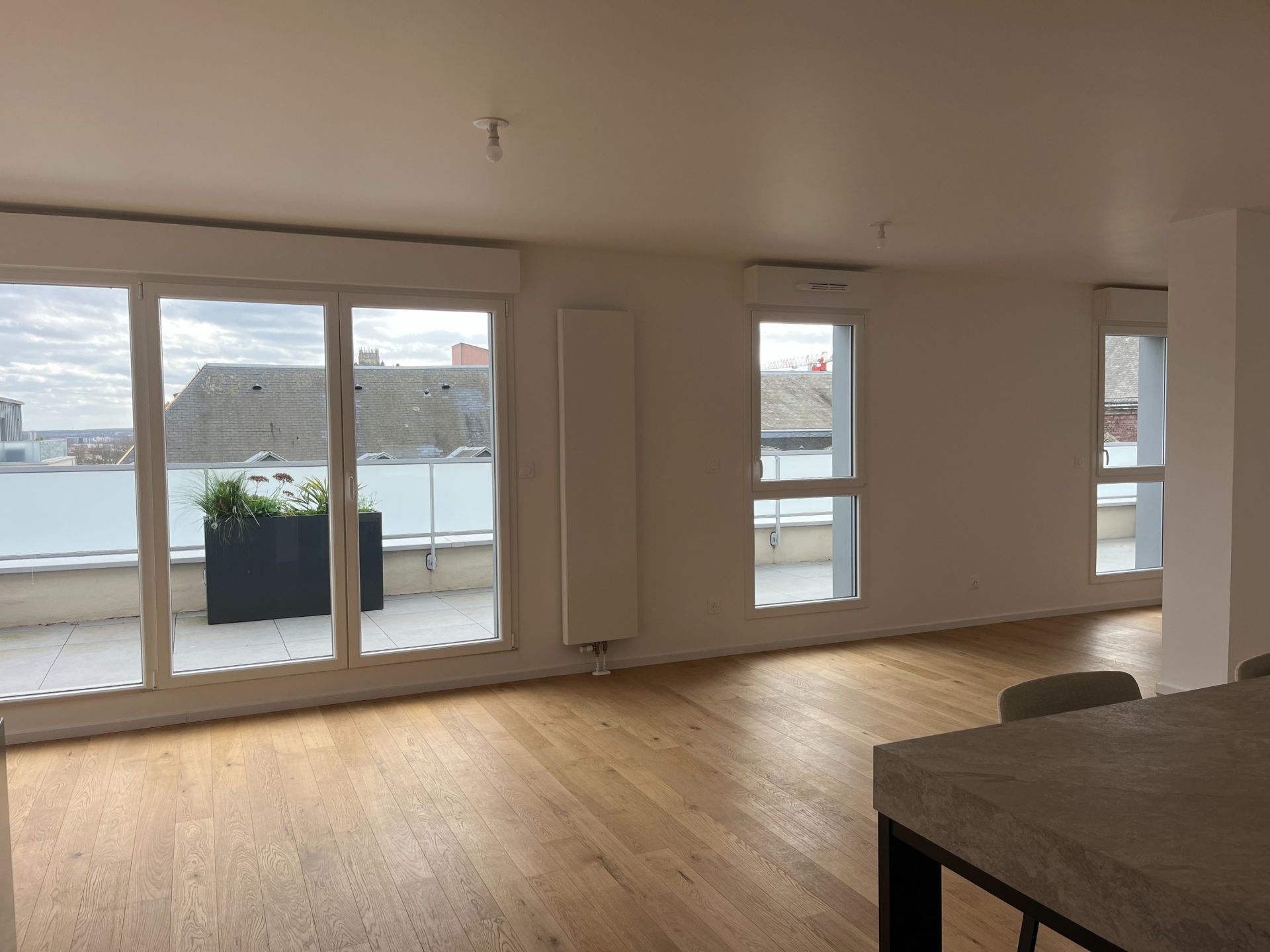 luxury apartment 5 Rooms for sale on ROUEN (76000)