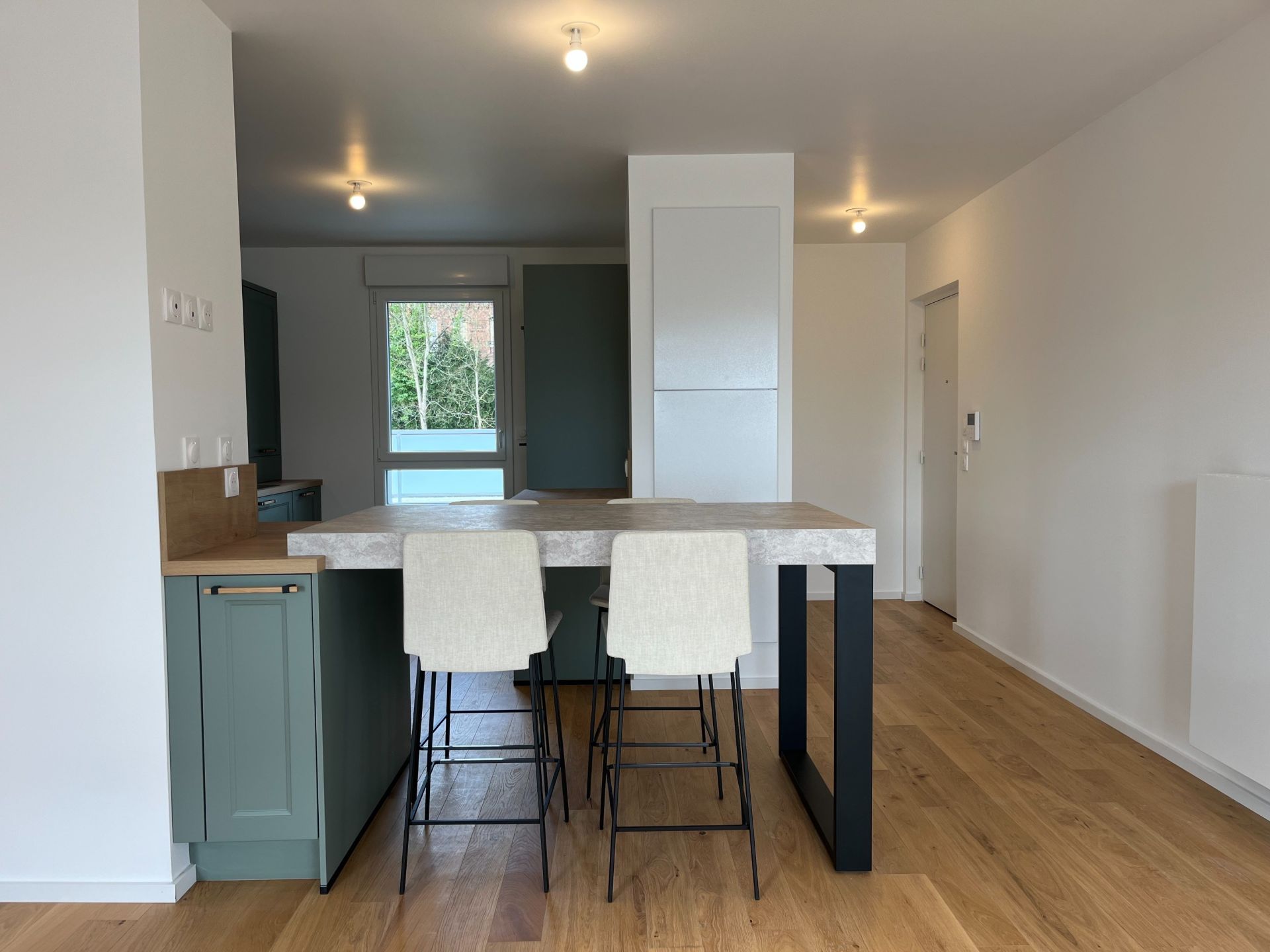luxury apartment 5 Rooms for sale on ROUEN (76000)