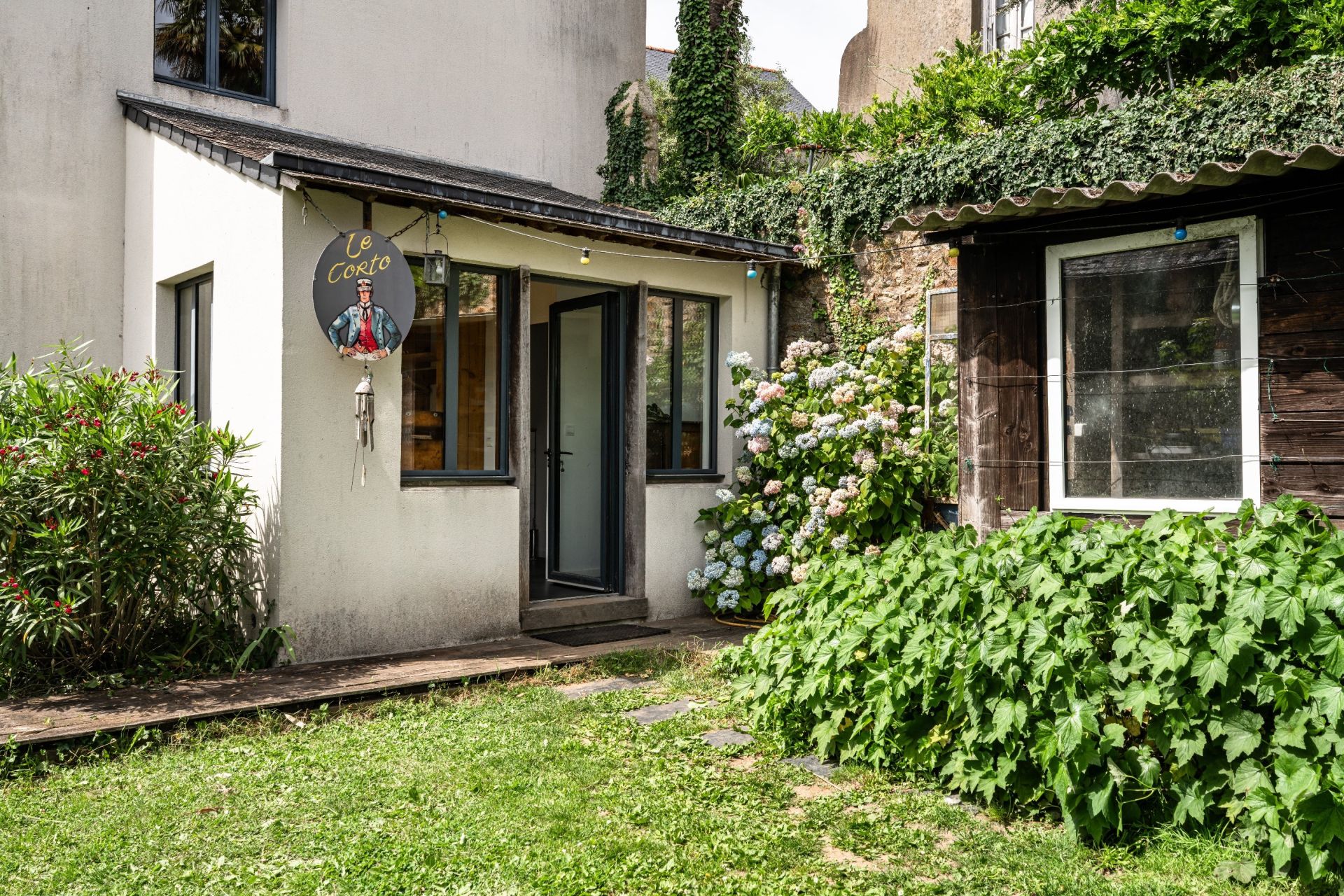 luxury house 5 Rooms for sale on AURAY (56400)