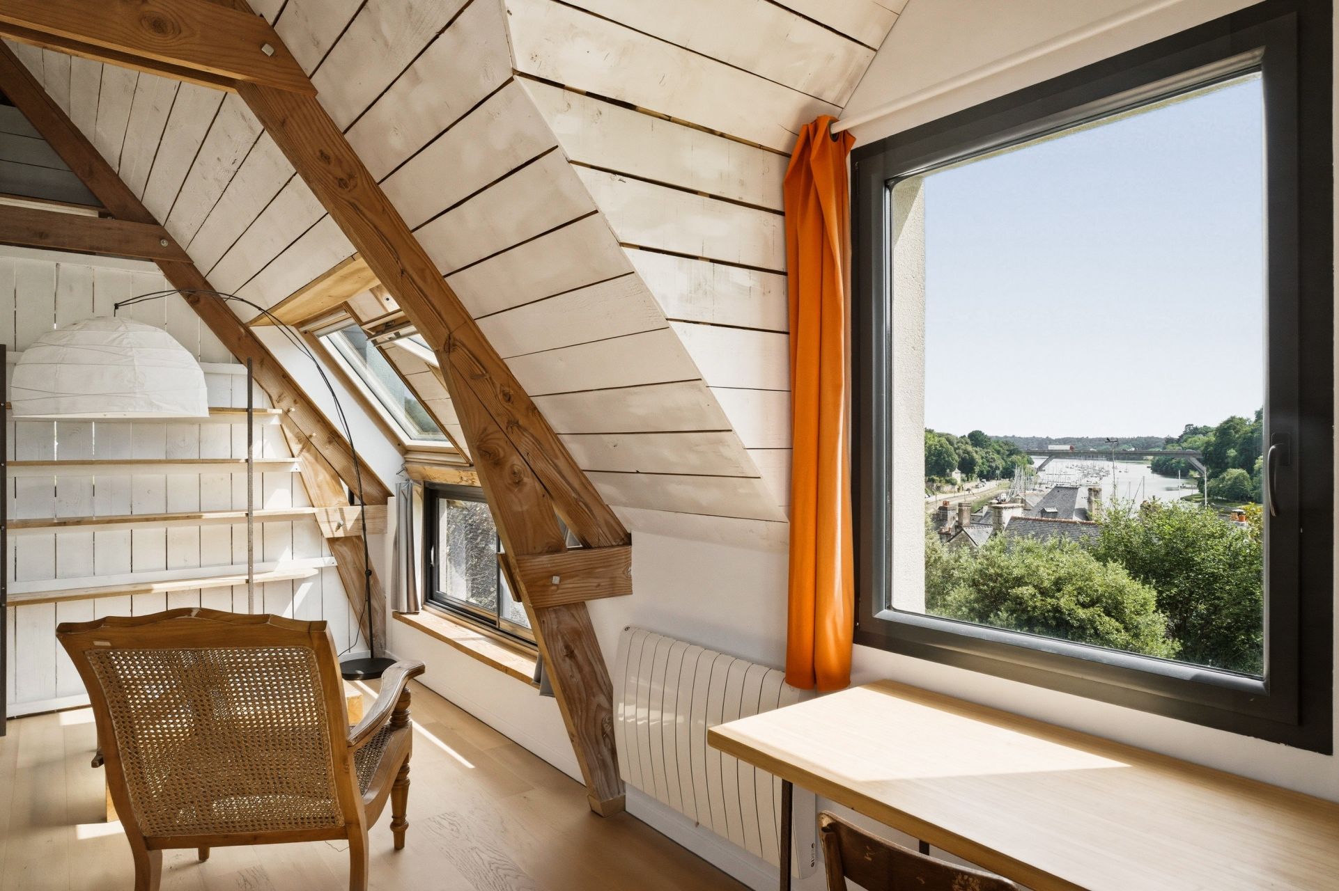 luxury house 5 Rooms for sale on AURAY (56400)