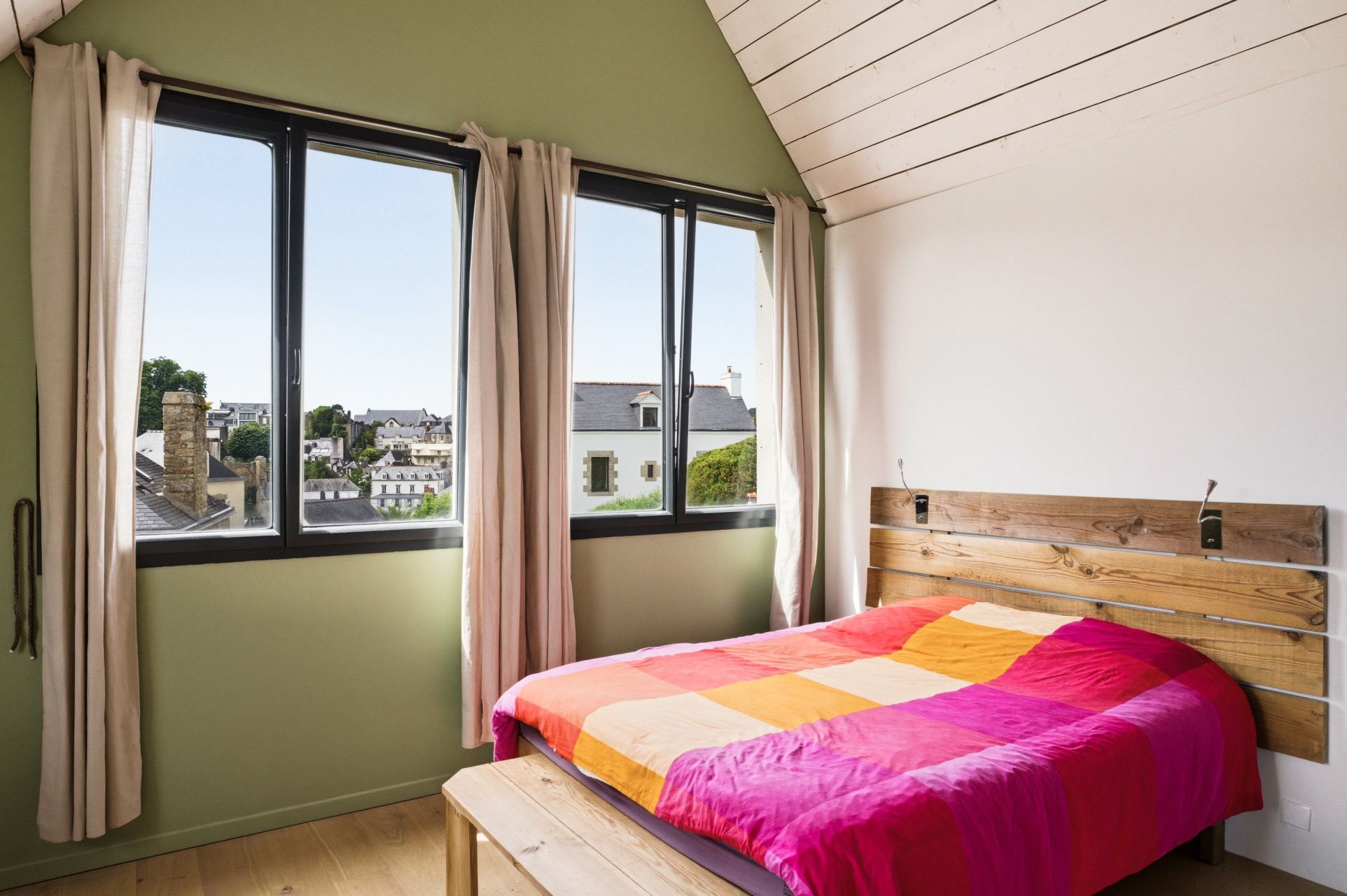 luxury house 5 Rooms for sale on AURAY (56400)